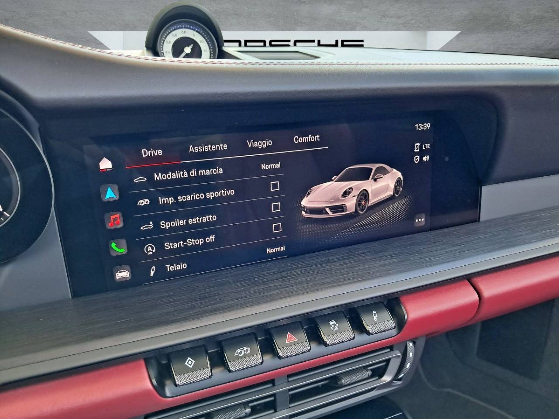 PORSCHE 911 Carrera 4 GTS Cabriolet (MY22)-image-19