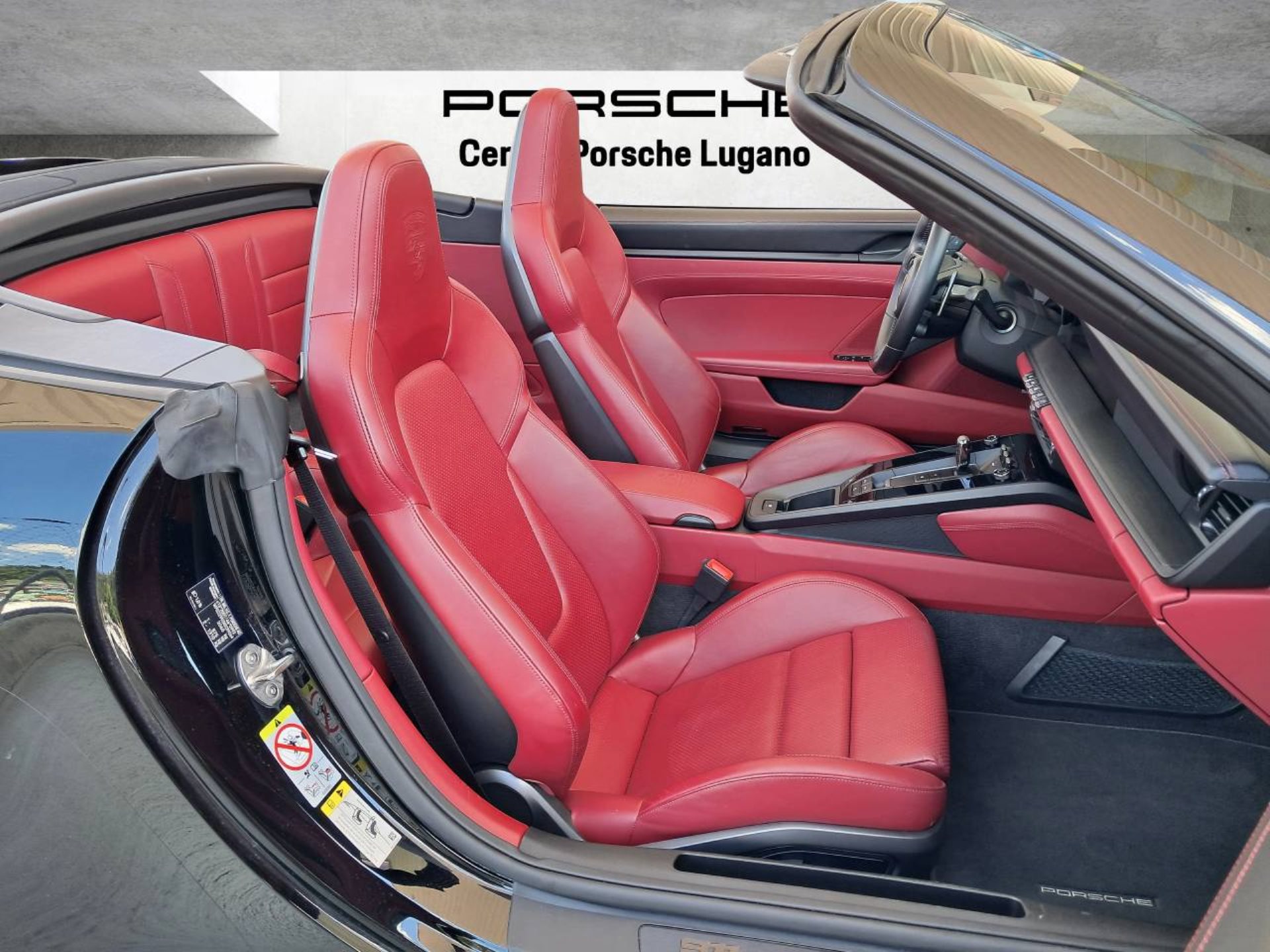 PORSCHE 911 Carrera 4 GTS Cabriolet (MY22)-image-15