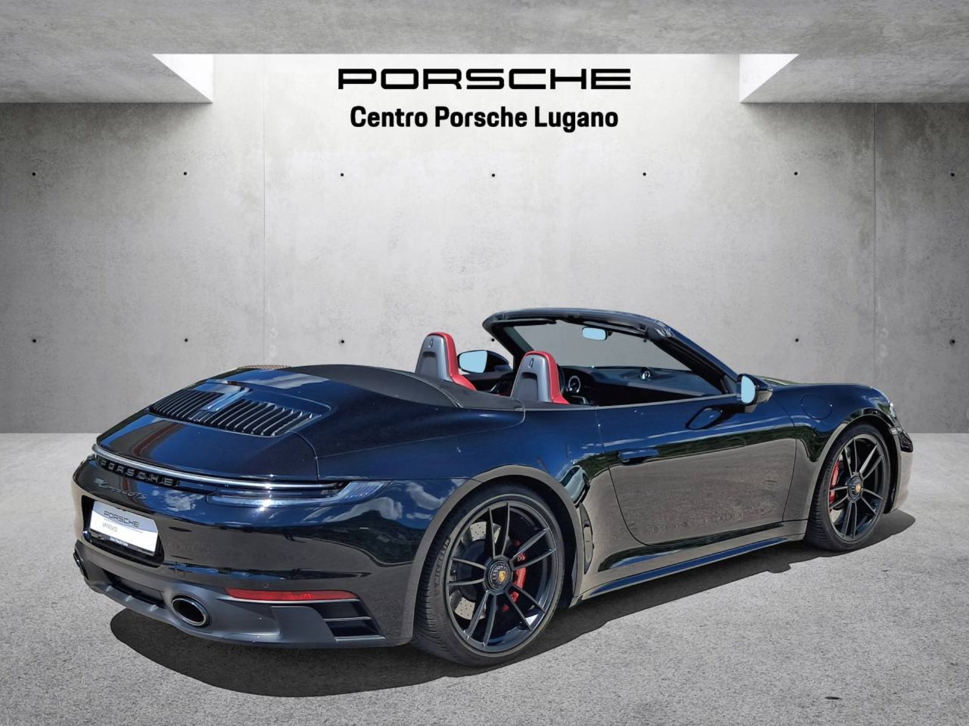 PORSCHE 911 Carrera 4 GTS Cabriolet (MY22)-image-7
