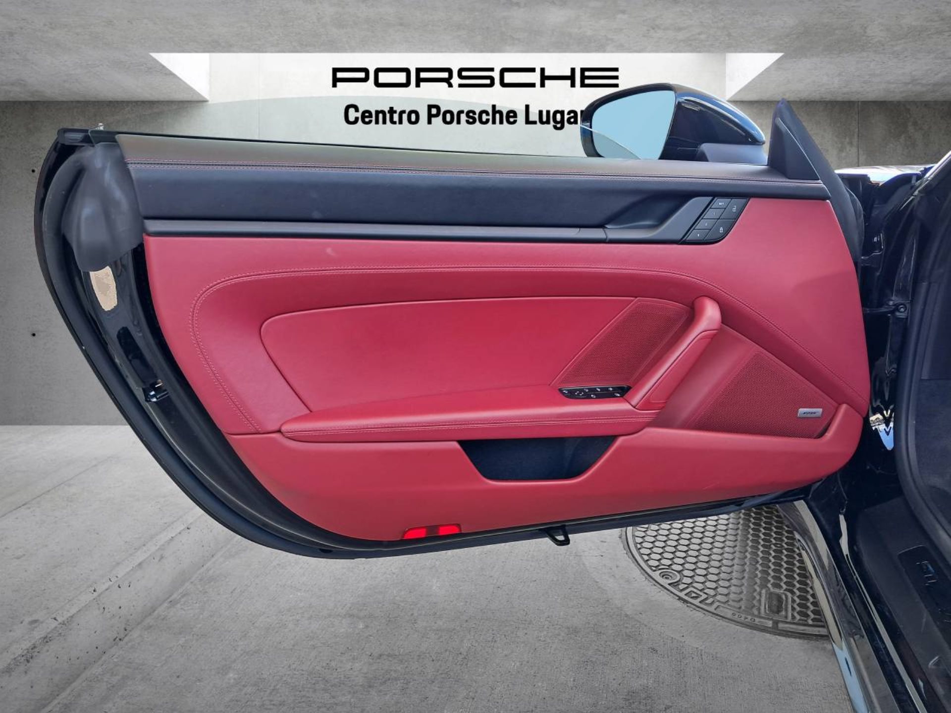 PORSCHE 911 Carrera 4 GTS Cabriolet (MY22)-image-22
