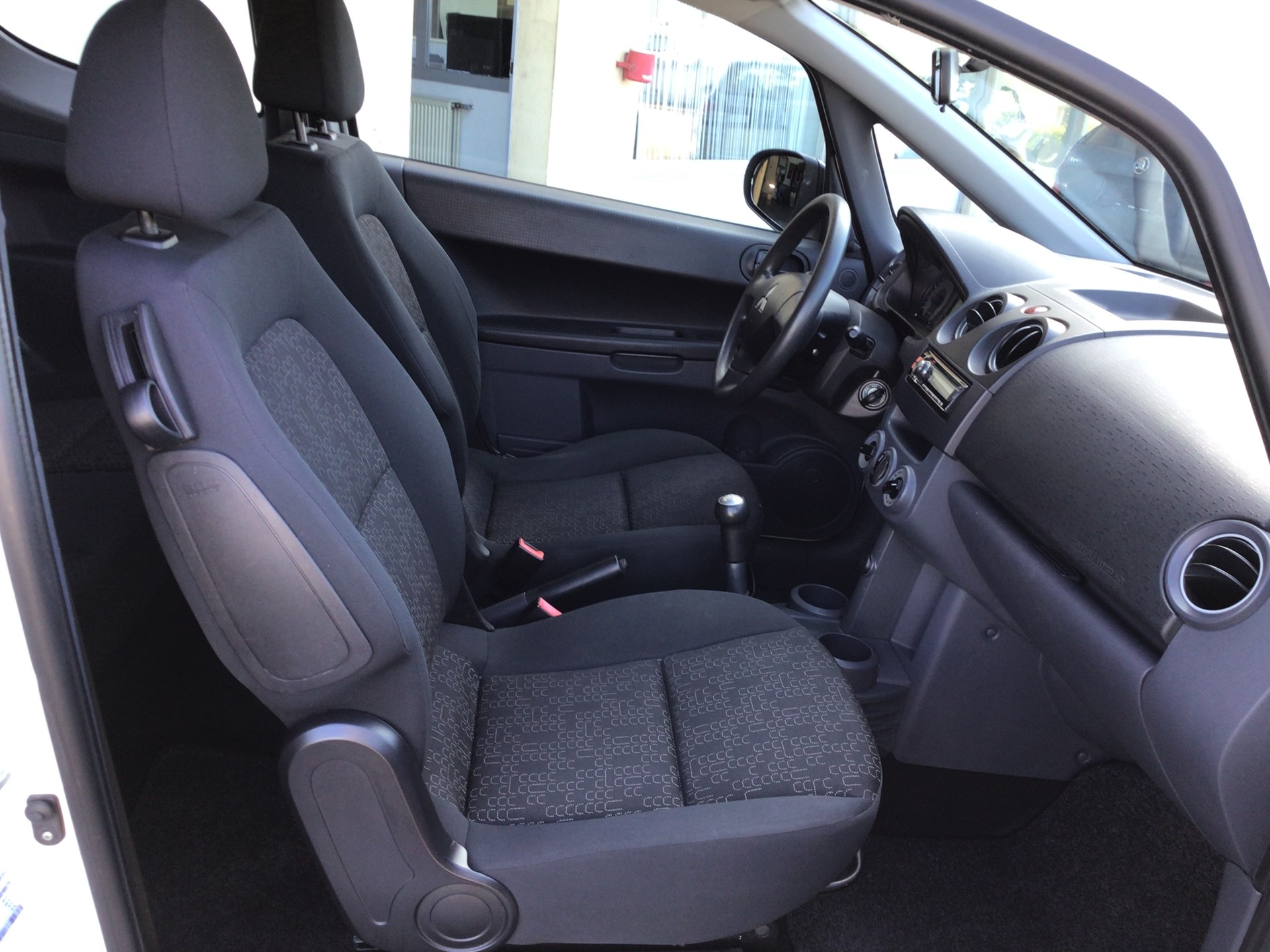 MITSUBISHI Colt 1.1 12V-image-9