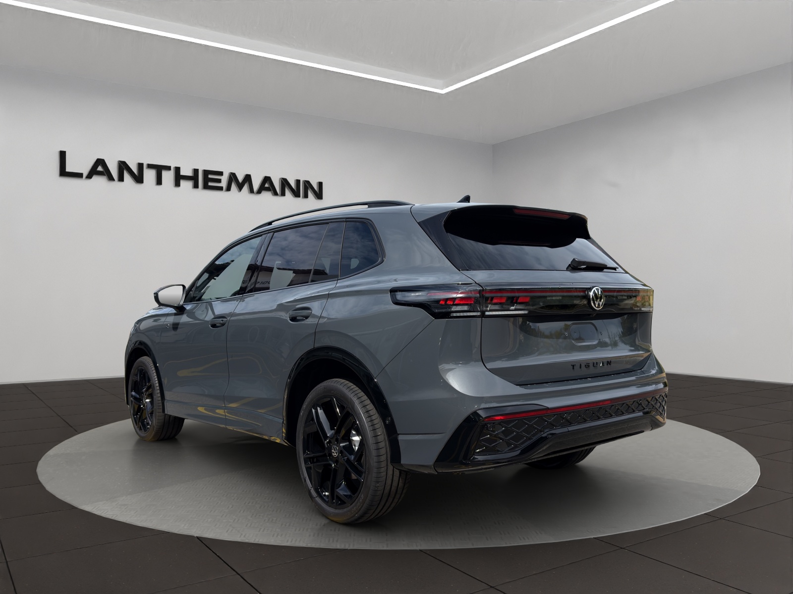 VW Tiguan 2.0 TSI DSG United 4Motion-image-2