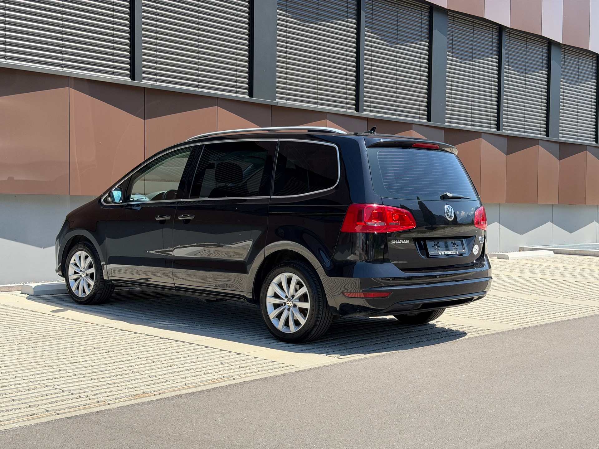 VW Sharan 2.0 TDI BlueMotion DSG *7-Plätzer* *Tempomat*-image-3