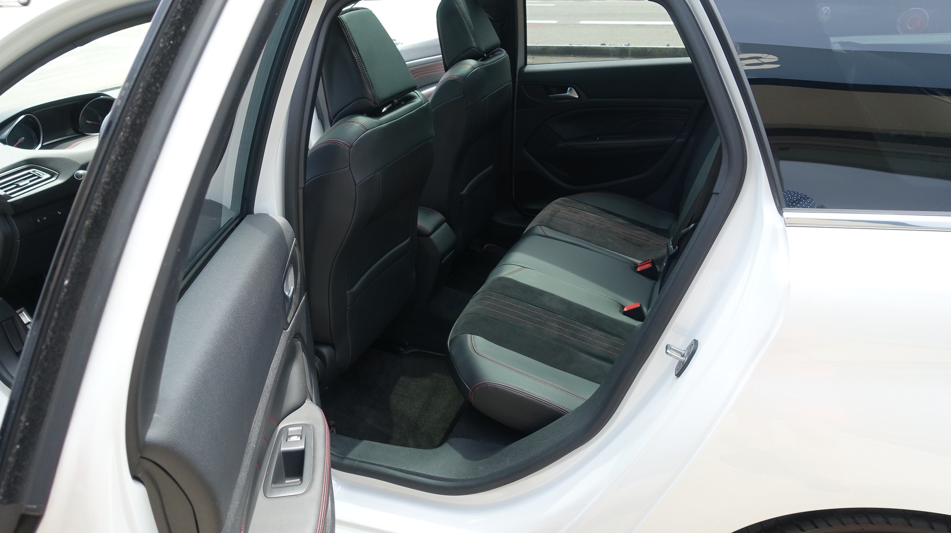 PEUGEOT 308 SW 1.6 eTHP GT-image-12