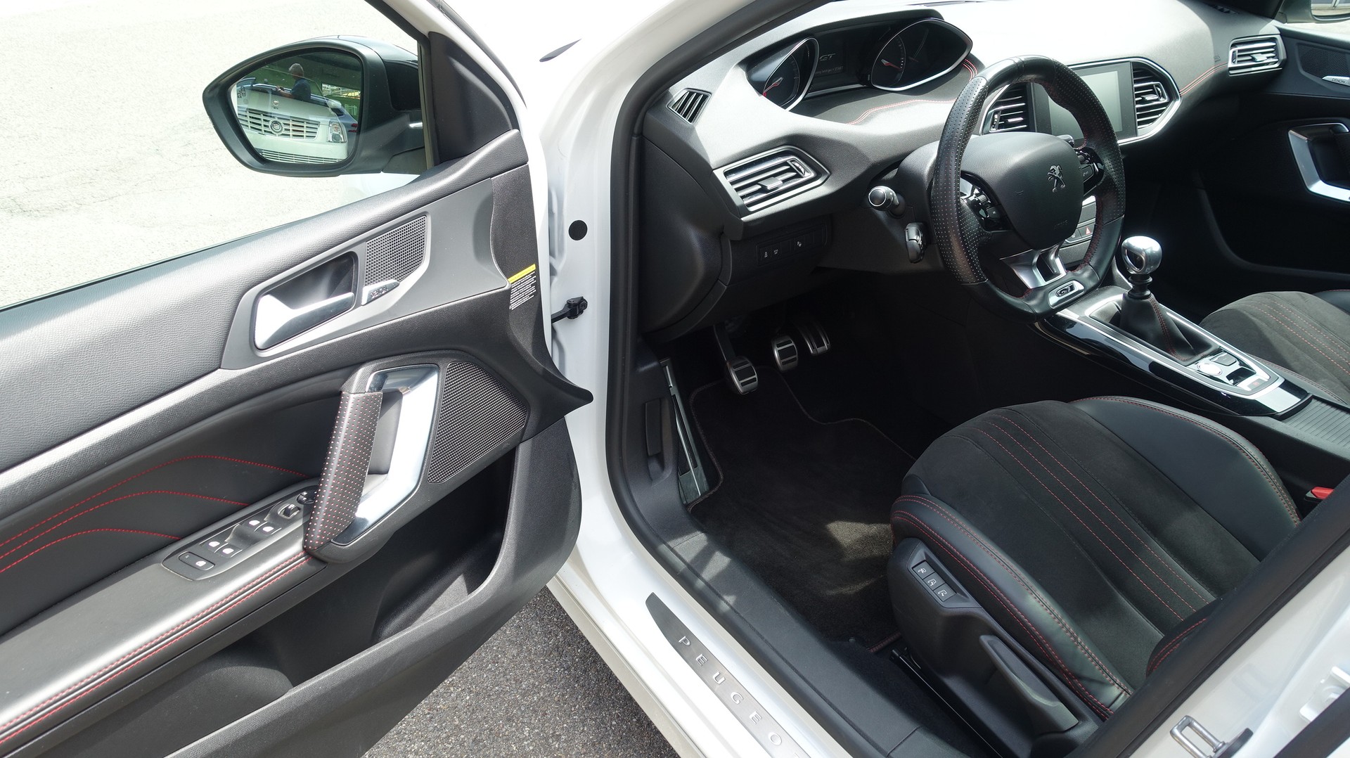 PEUGEOT 308 SW 1.6 eTHP GT-image-8