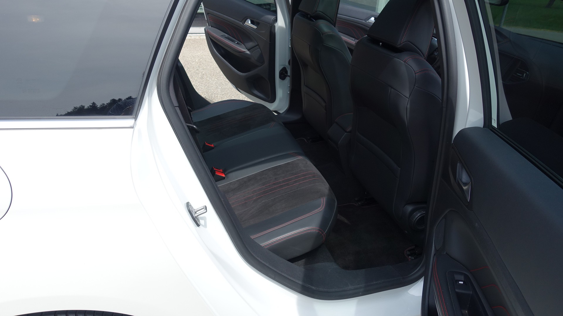 PEUGEOT 308 SW 1.6 eTHP GT-image-13