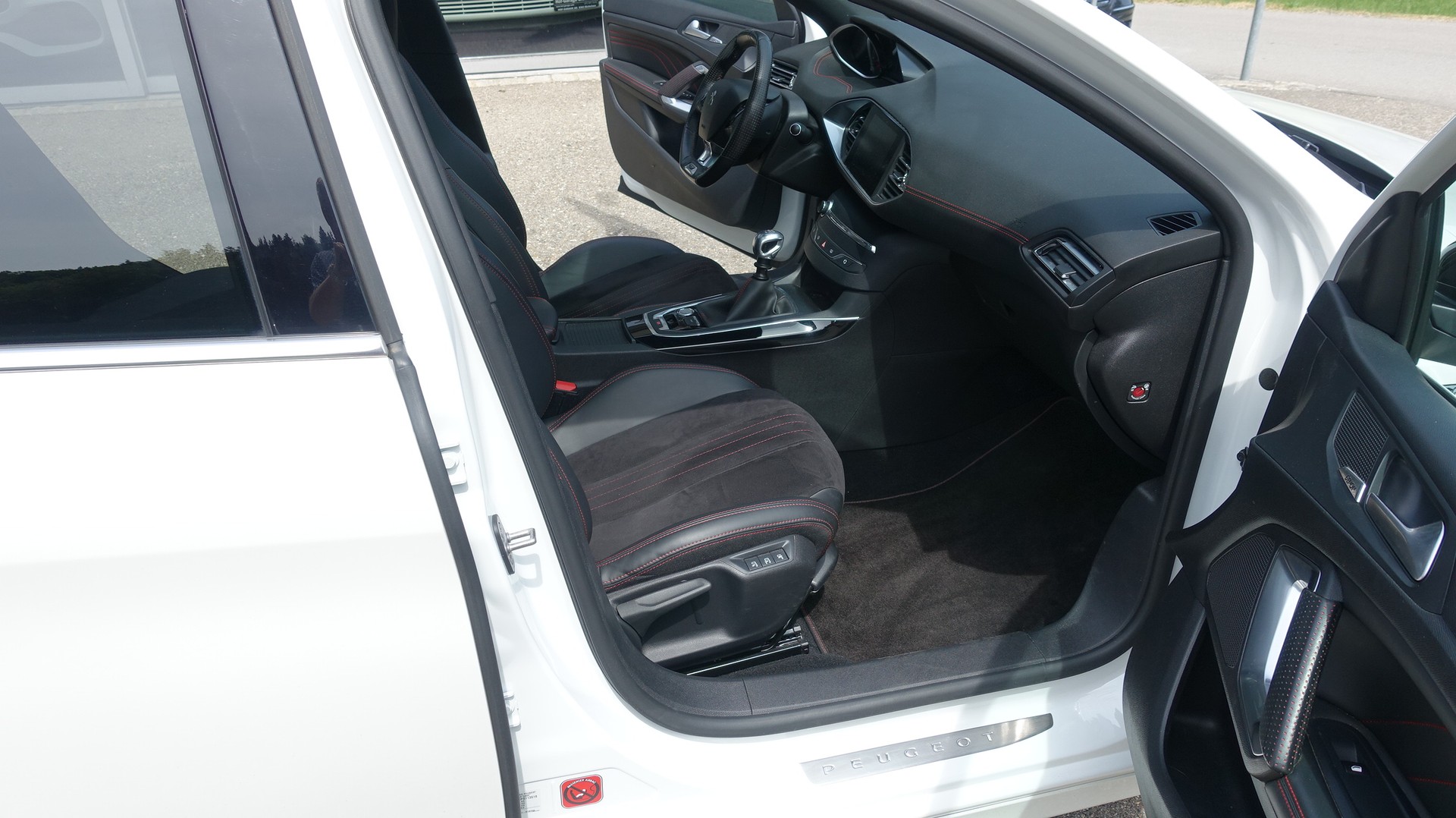 PEUGEOT 308 SW 1.6 eTHP GT-image-11