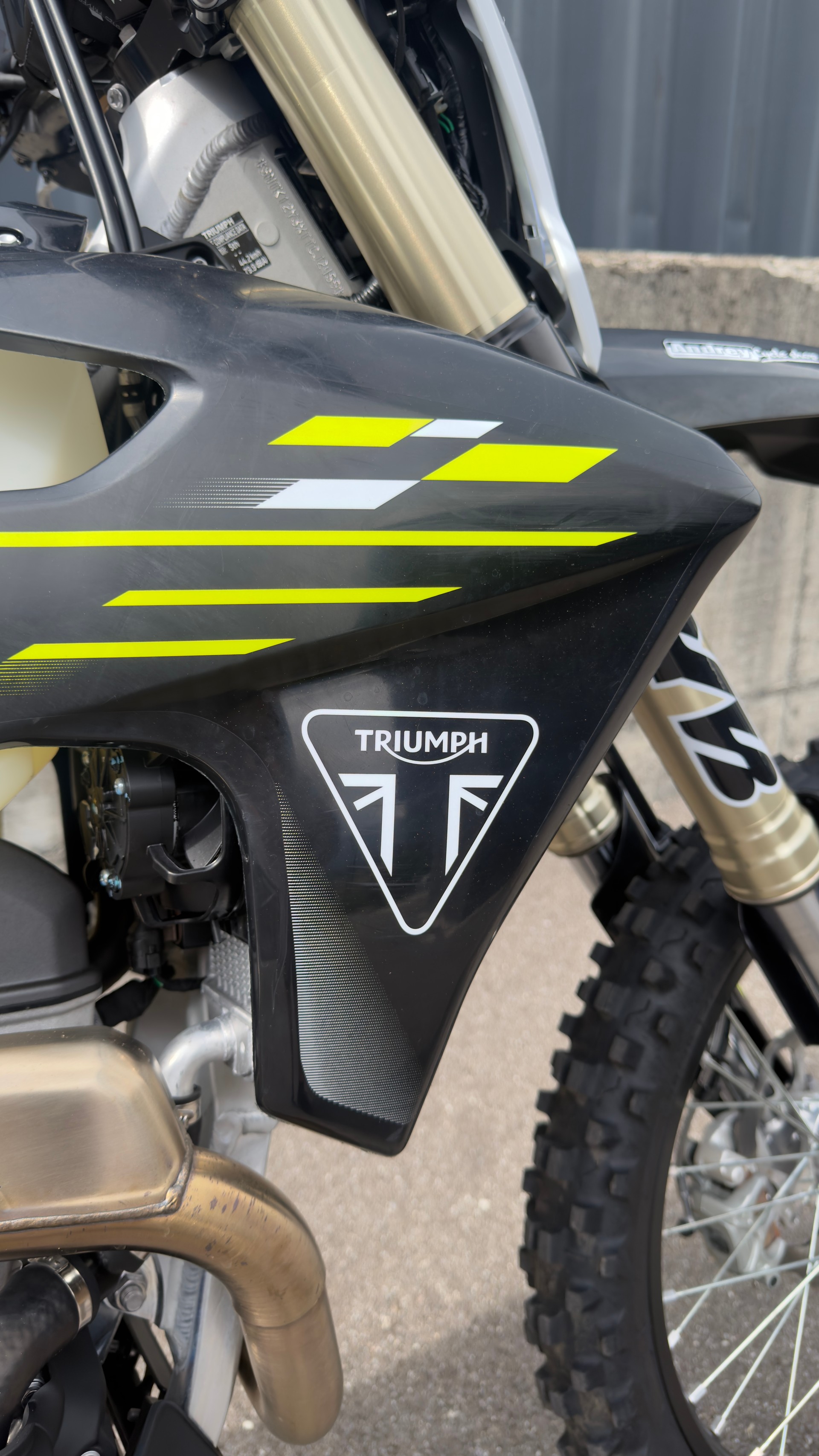 TRIUMPH TF 250 E-showroom-element-3