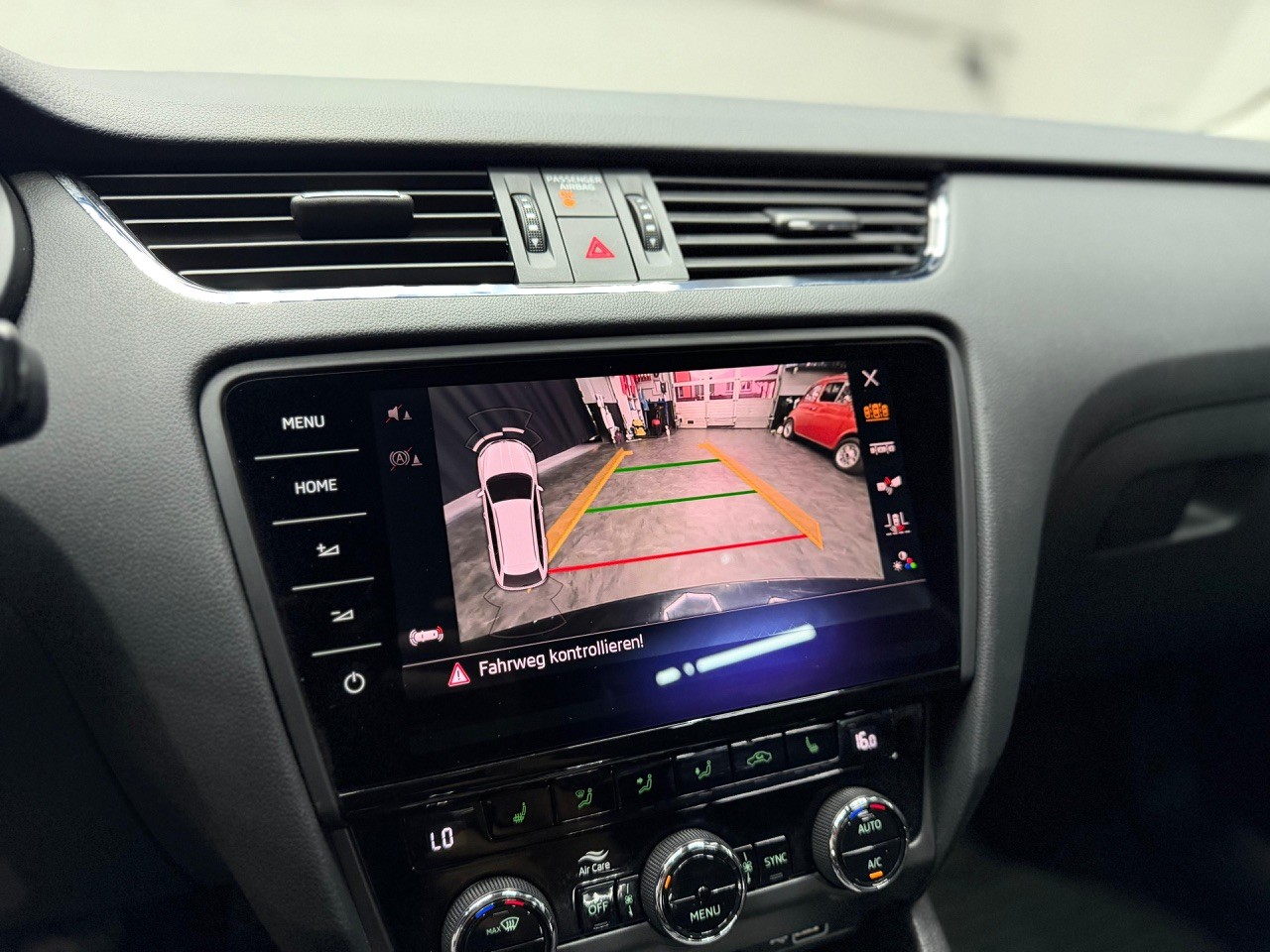 SKODA Octavia Combi 1.5 TSI Ambition DSG-image-14