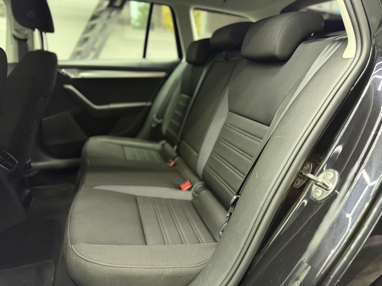 SKODA Octavia Combi 1.5 TSI Ambition DSG-image-19
