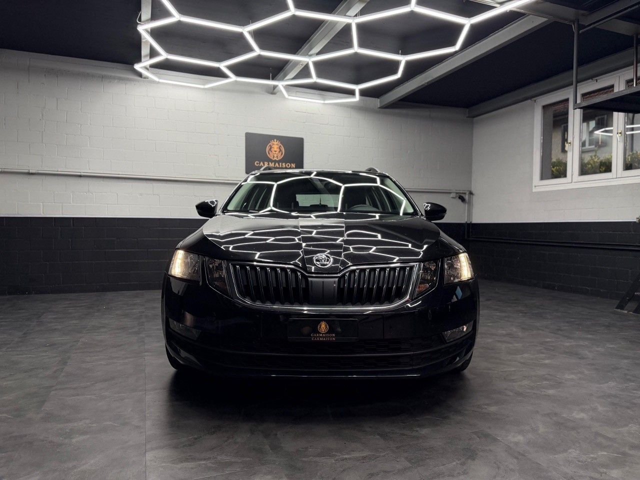 SKODA Octavia Combi 1.5 TSI Ambition DSG-showroom-element-1