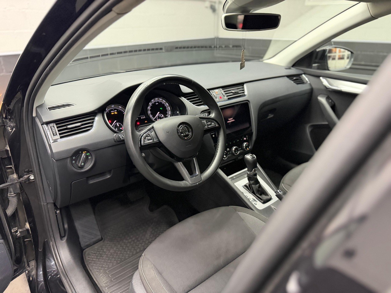 SKODA Octavia Combi 1.5 TSI Ambition DSG-image-12
