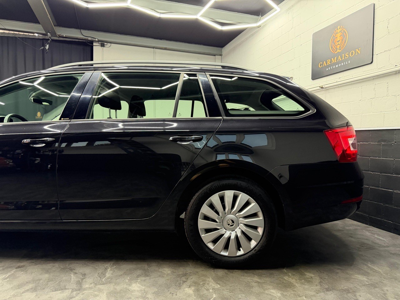 SKODA Octavia Combi 1.5 TSI Ambition DSG-showroom-element-3