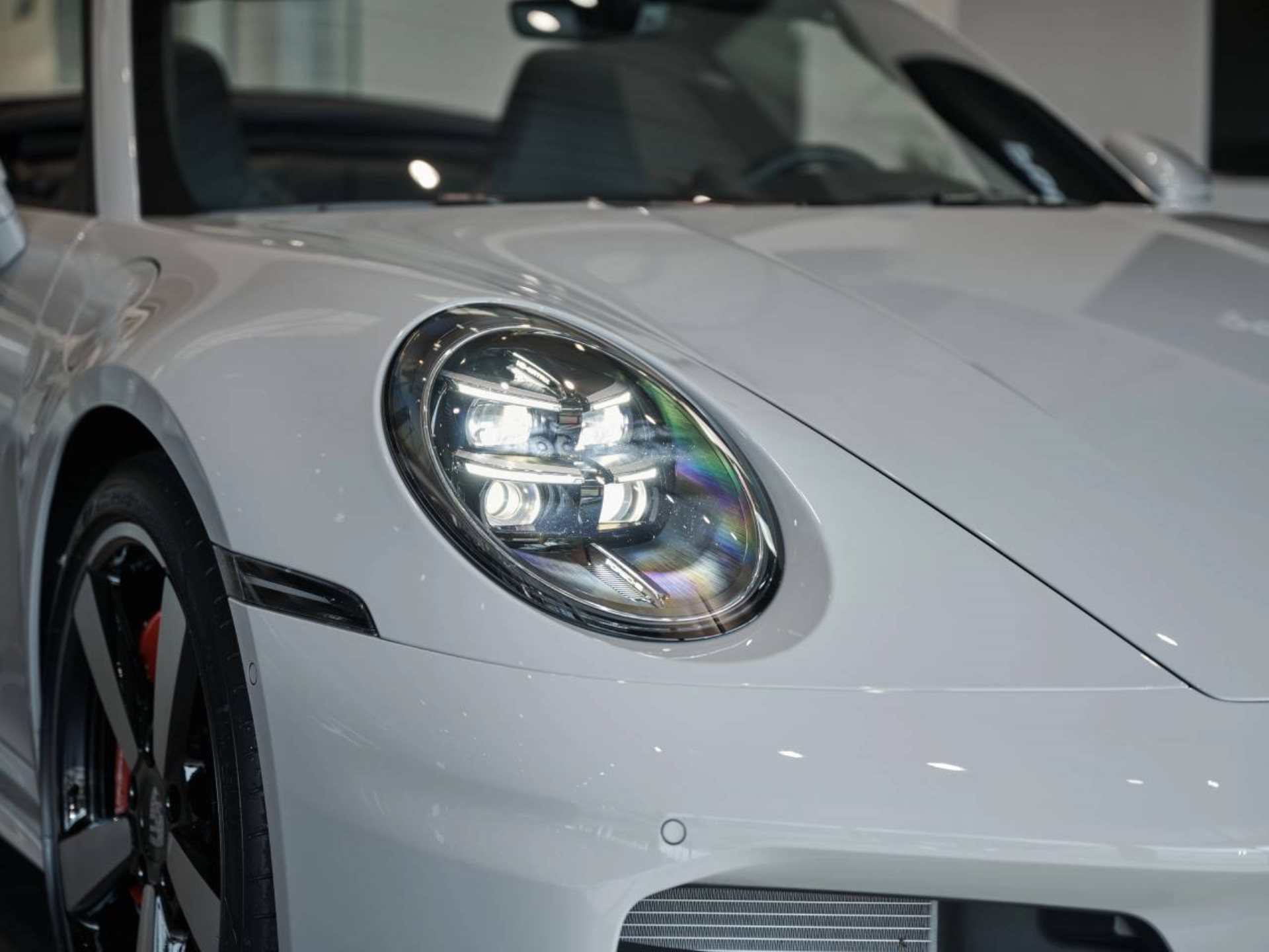 PORSCHE 911 Carrera 4S Cabriolet-image-30
