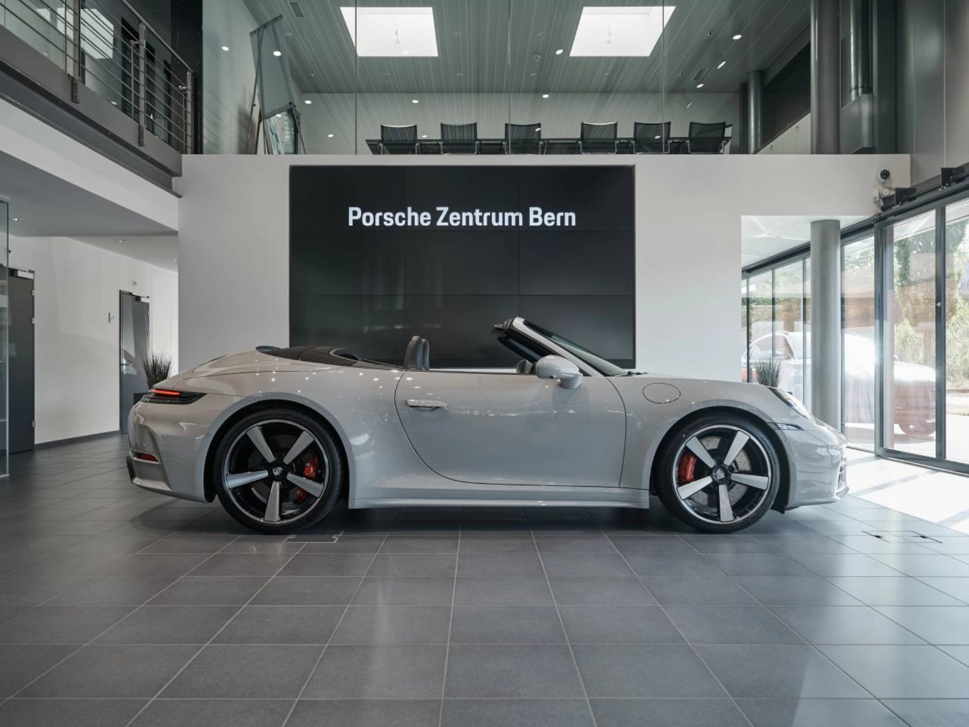 PORSCHE 911 Carrera 4S Cabriolet-showroom-element-1