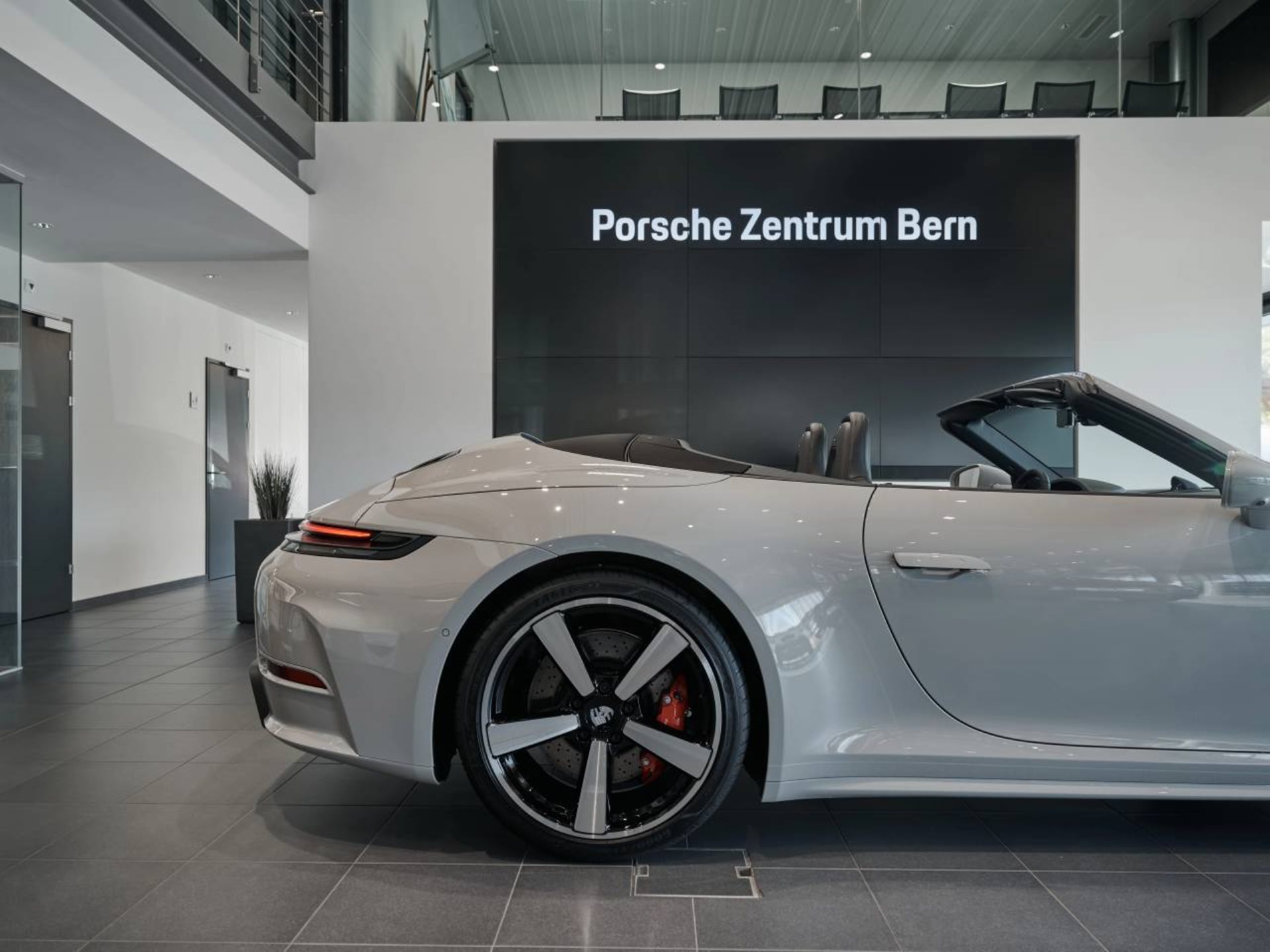 PORSCHE 911 Carrera 4S Cabriolet-image-10
