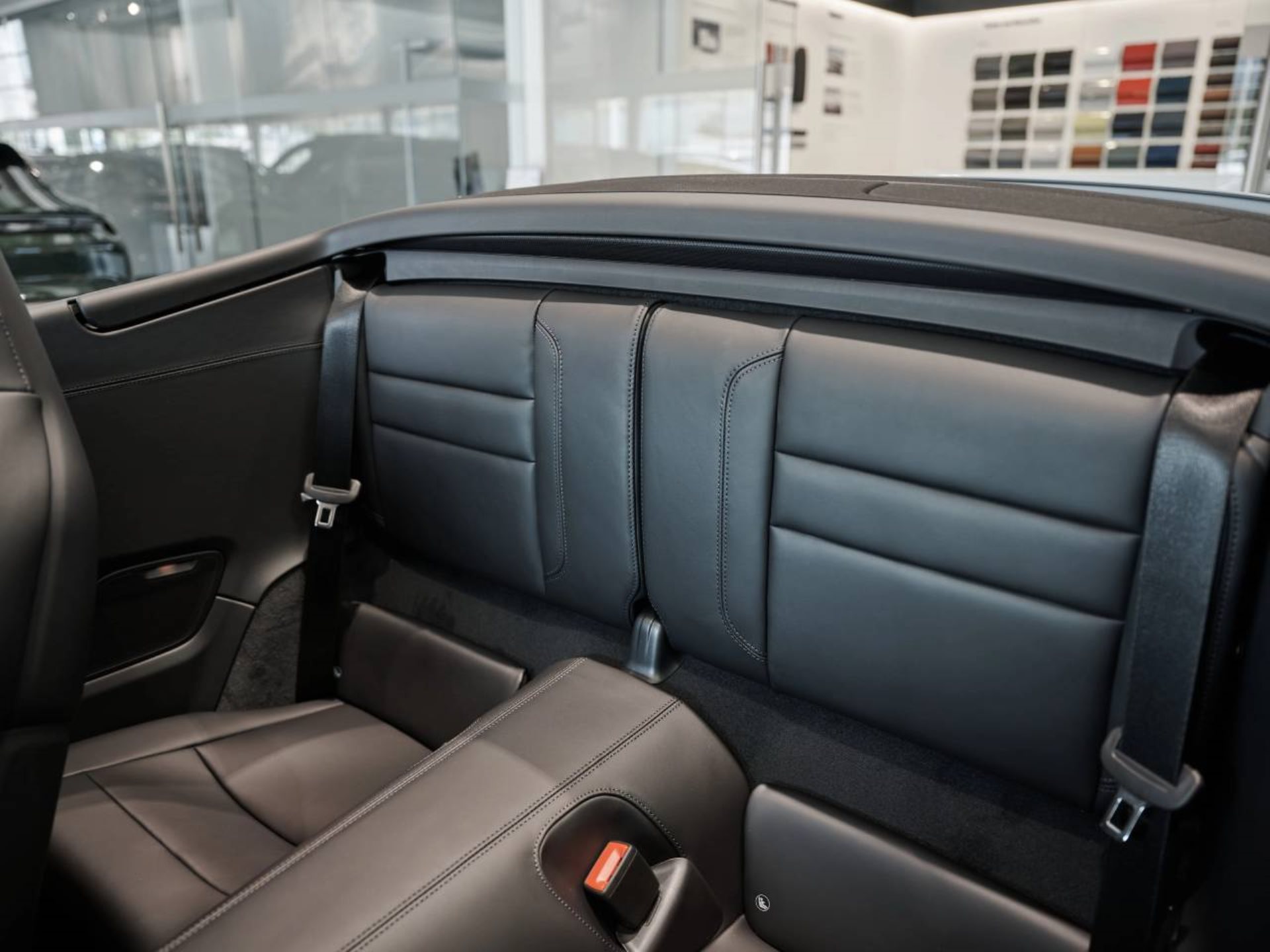 PORSCHE 911 Carrera 4S Cabriolet-image-25
