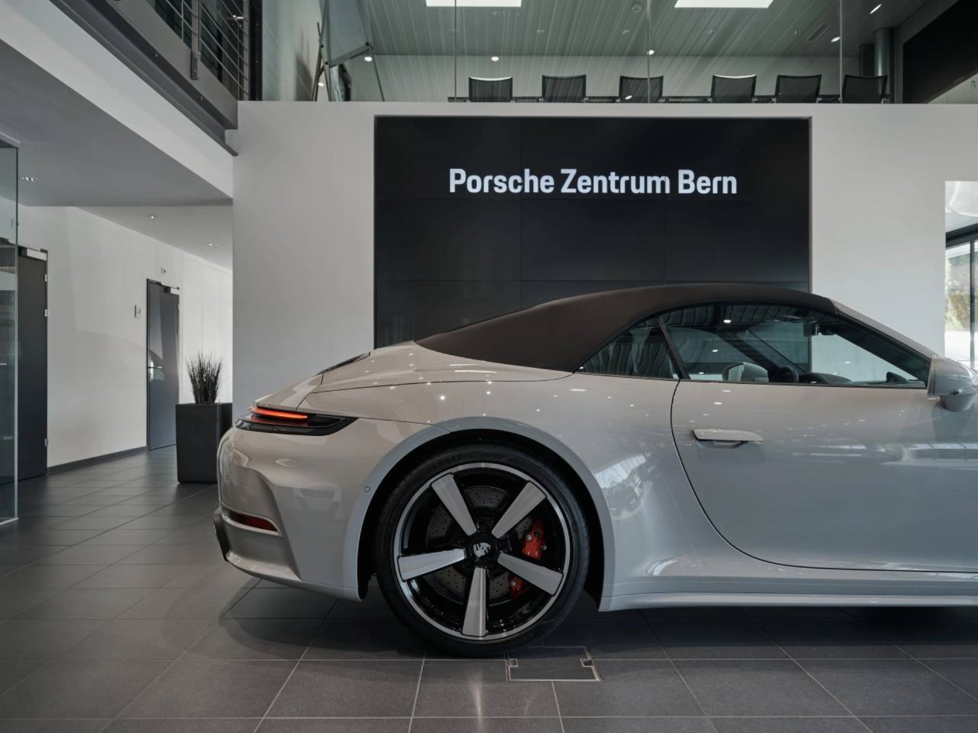 PORSCHE 911 Carrera 4S Cabriolet-image-19
