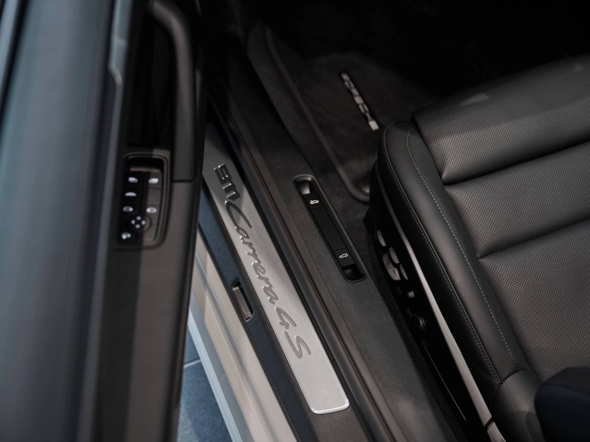 PORSCHE 911 Carrera 4S Cabriolet-image-27