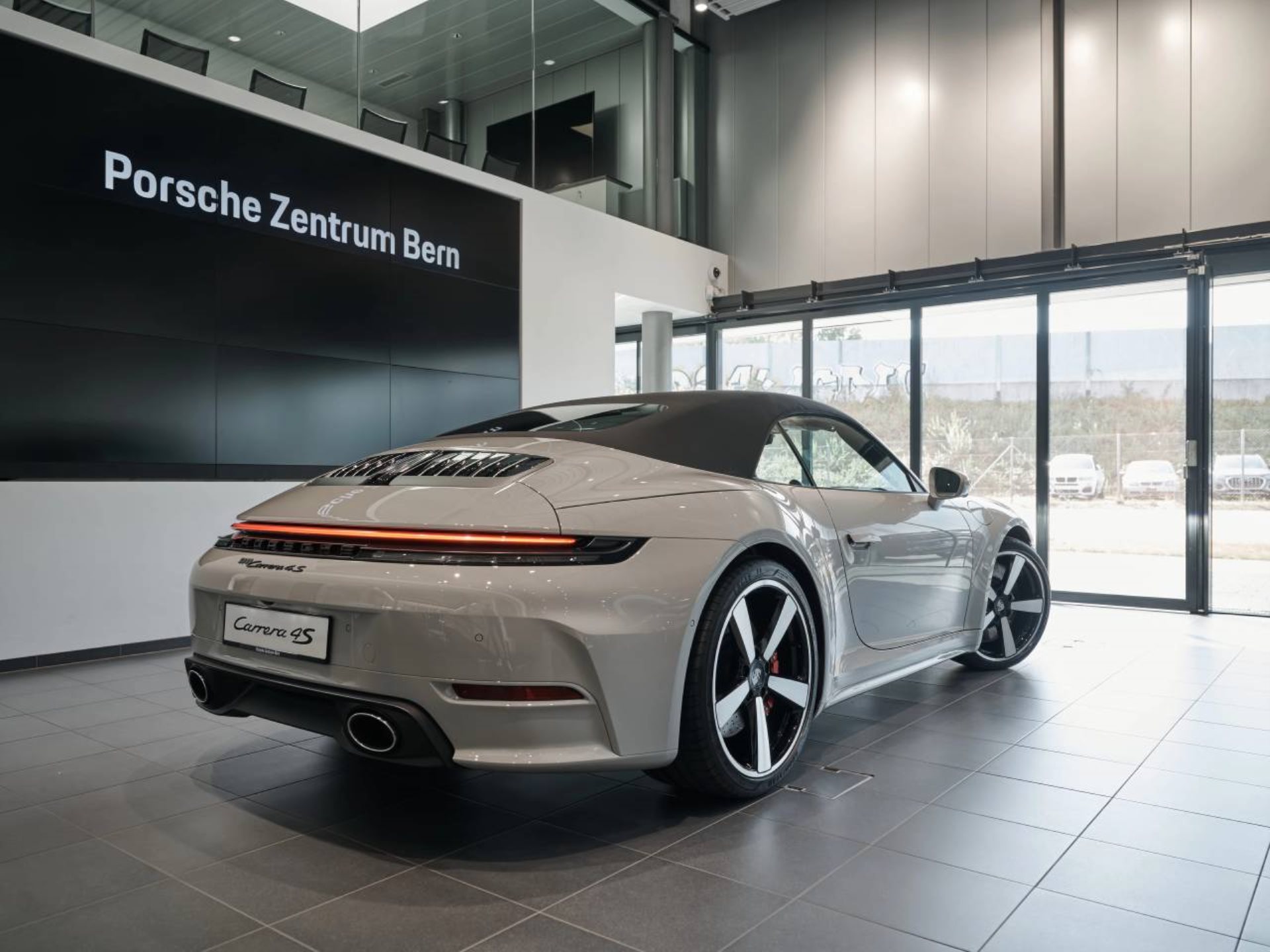 PORSCHE 911 Carrera 4S Cabriolet-image-14