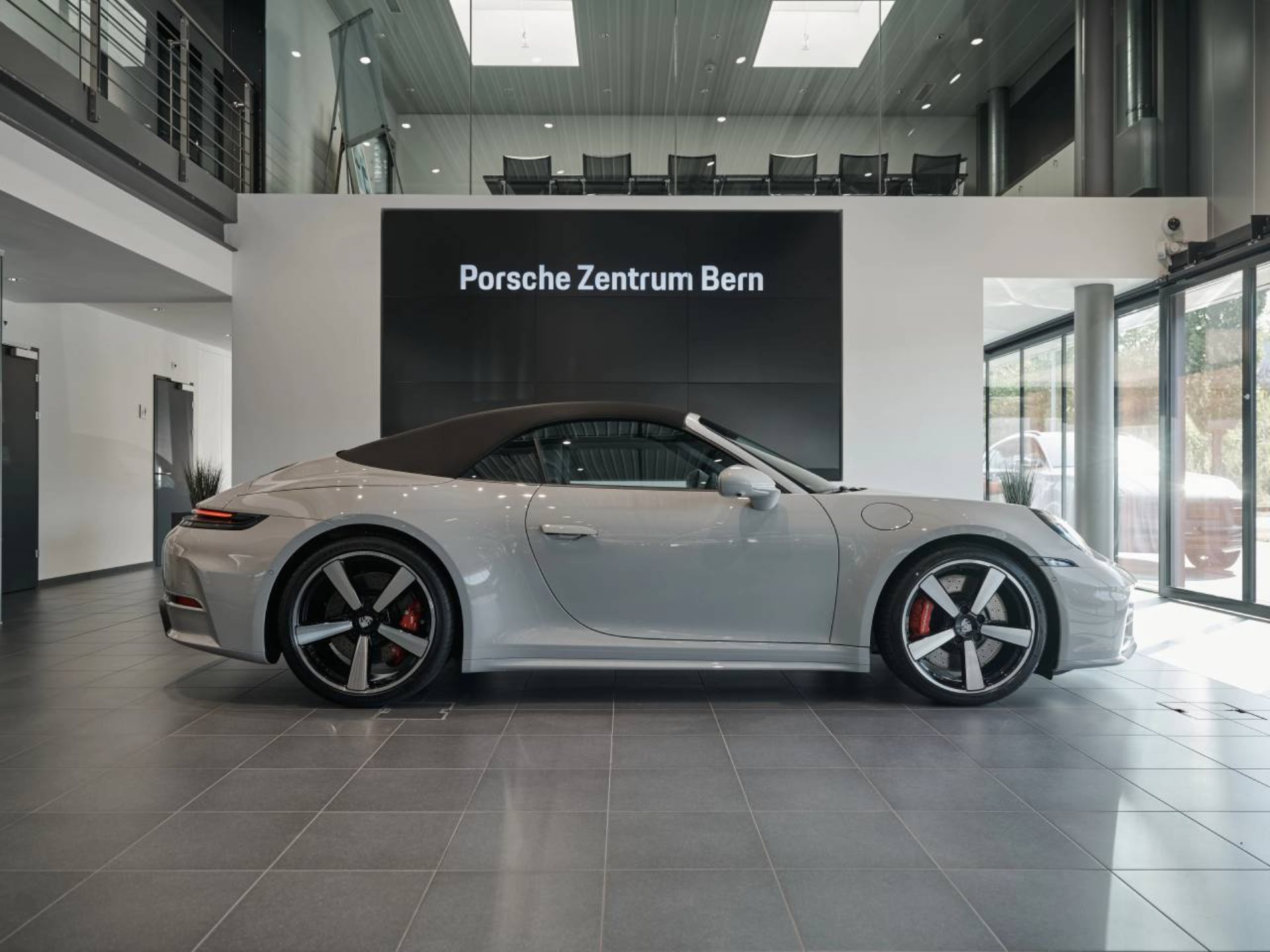 PORSCHE 911 Carrera 4S Cabriolet-image-13