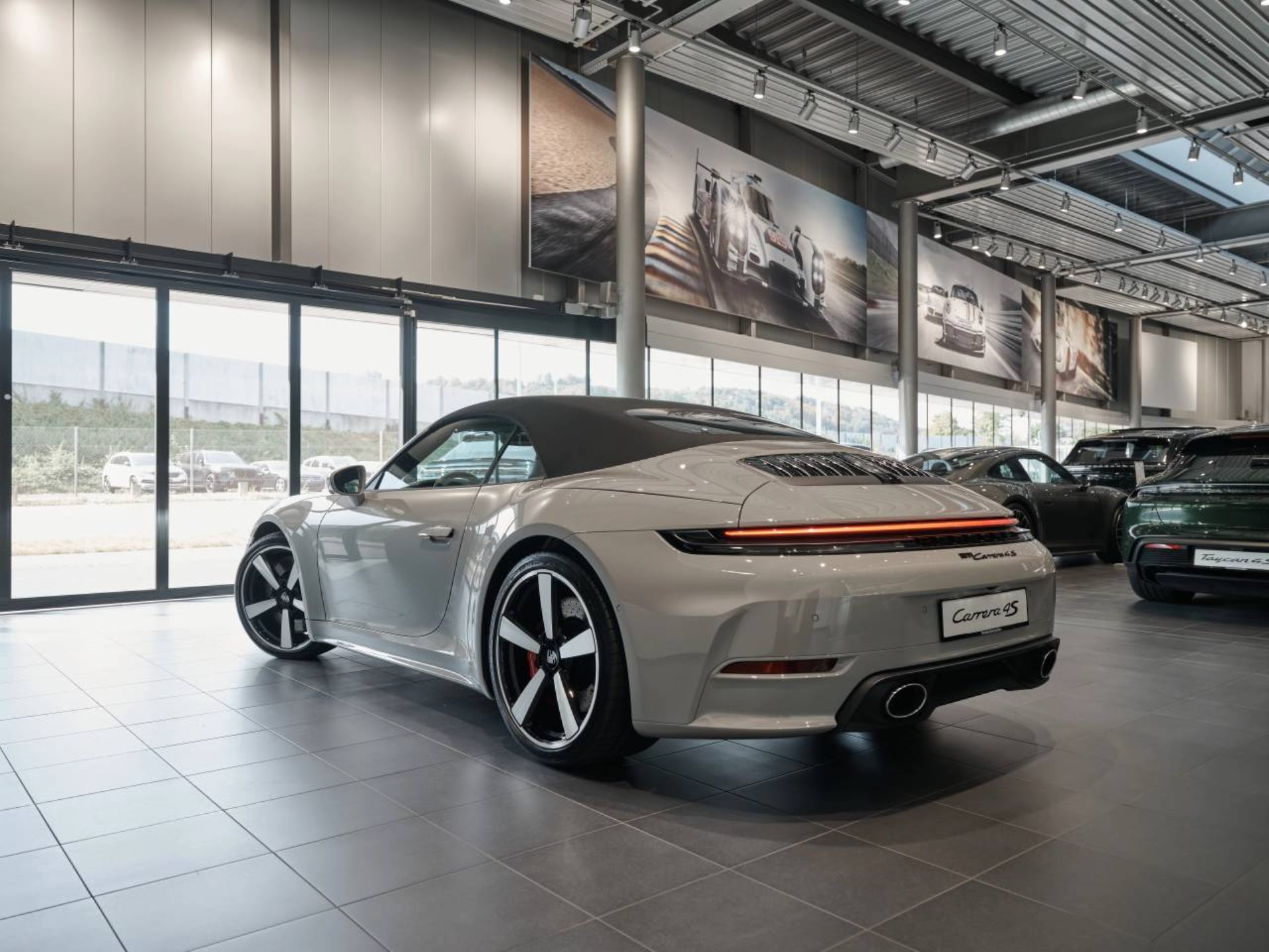 PORSCHE 911 Carrera 4S Cabriolet-image-16