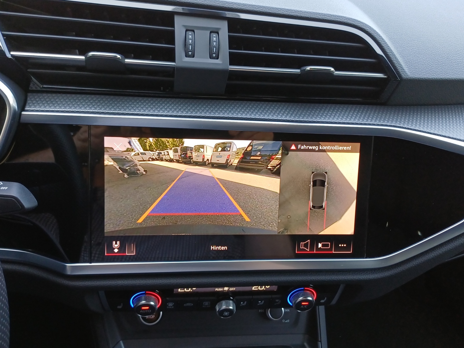AUDI Q3 Sportback 35 TFSI S line Attraction S-tronic-image-15