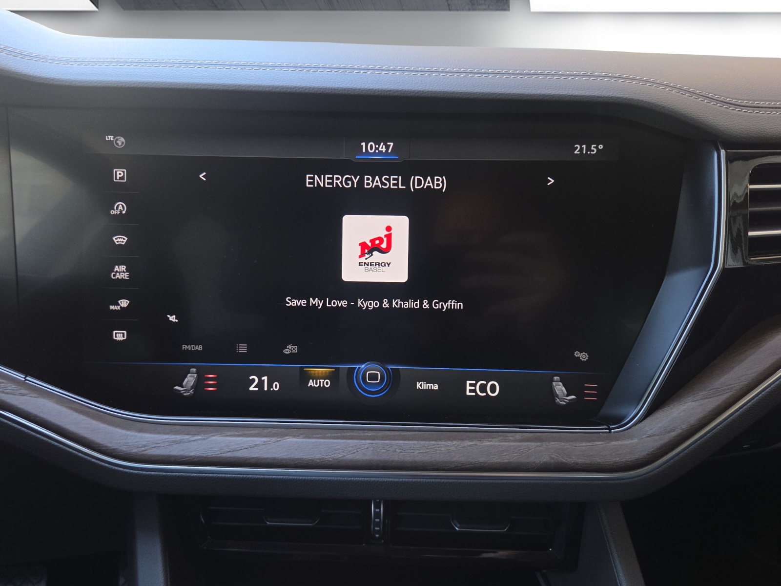 VW Touareg 3.0 TDI Atmosphere Tiptronic-image-13