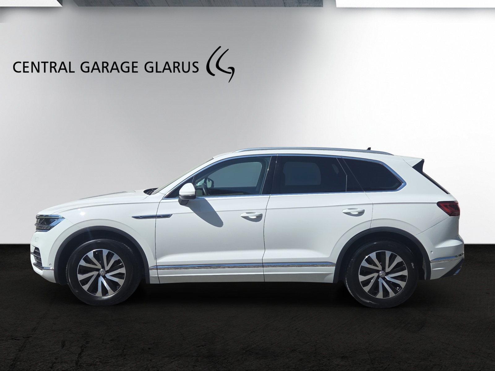 VW Touareg 3.0 TDI Atmosphere Tiptronic-image-3