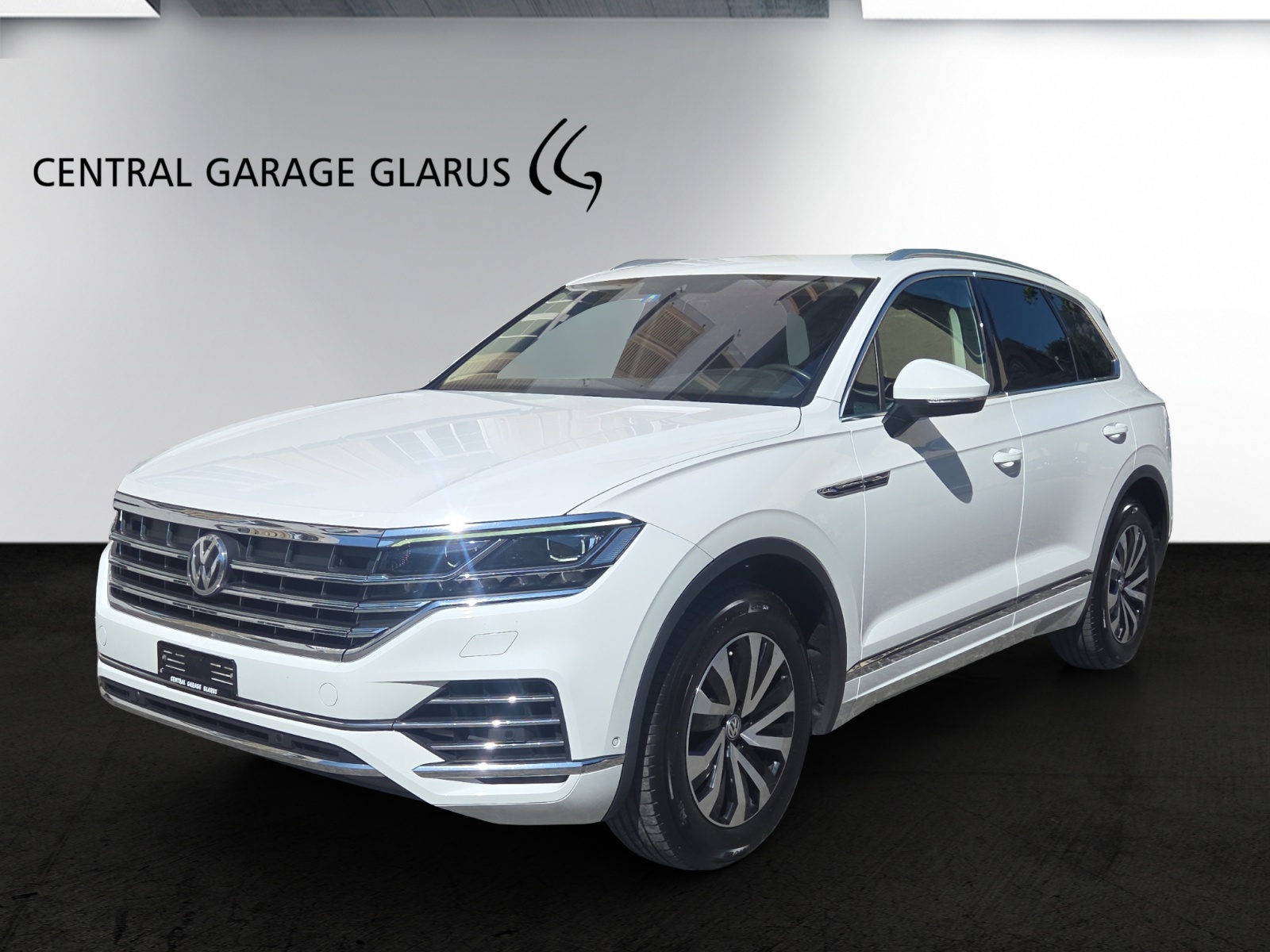 VW Touareg 3.0 TDI Atmosphere Tiptronic-image-0