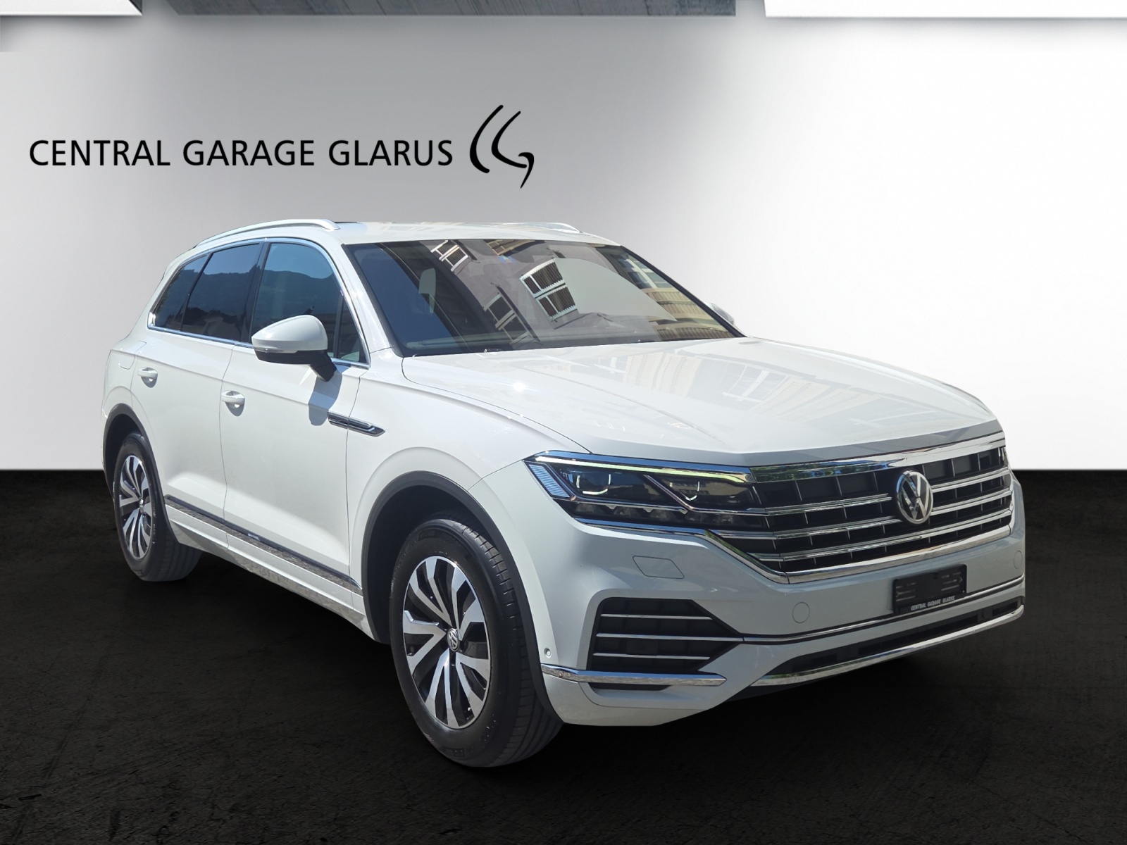 VW Touareg 3.0 TDI Atmosphere Tiptronic-image-1