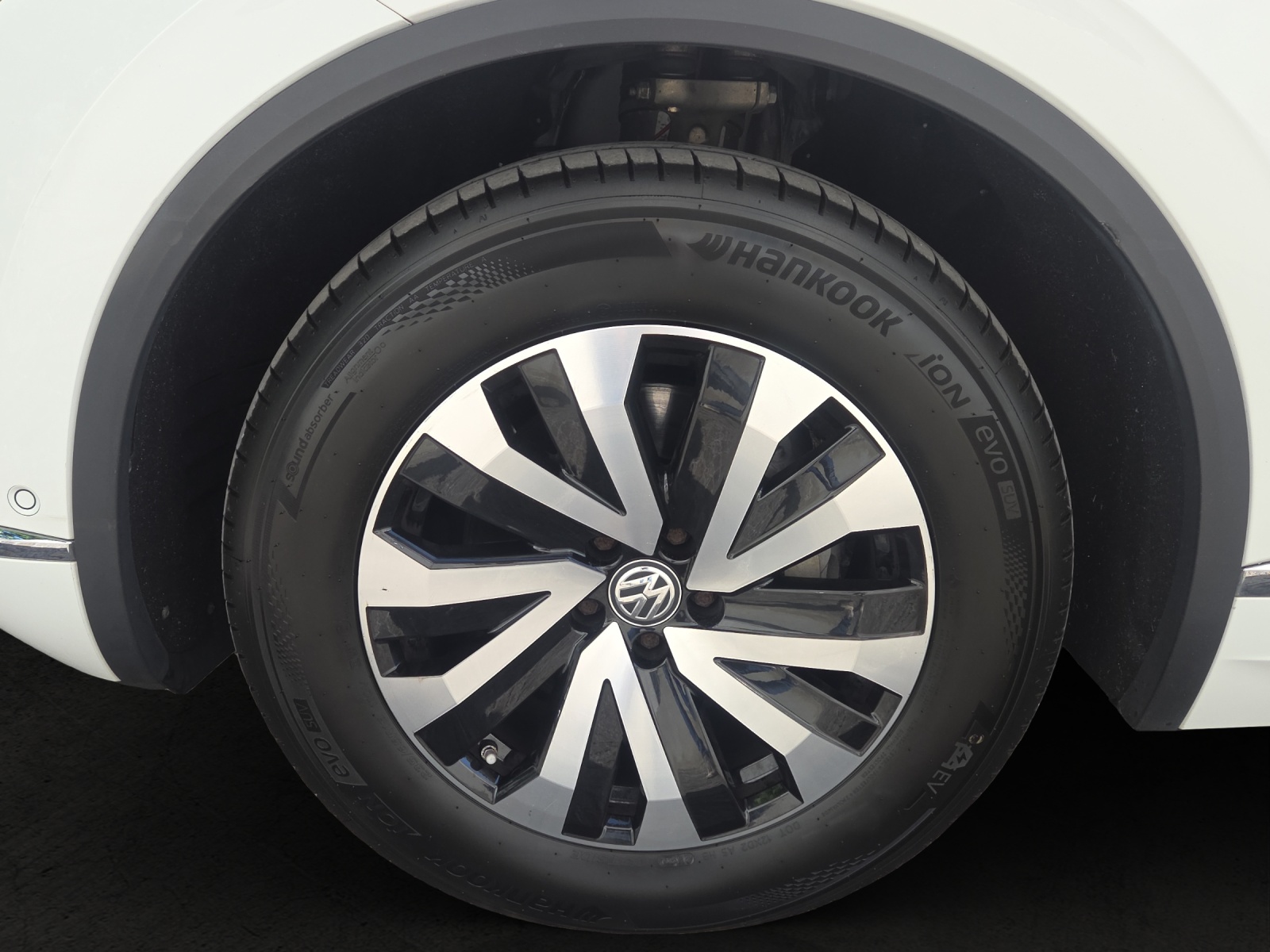 VW Touareg 3.0 TDI Atmosphere Tiptronic-image-8
