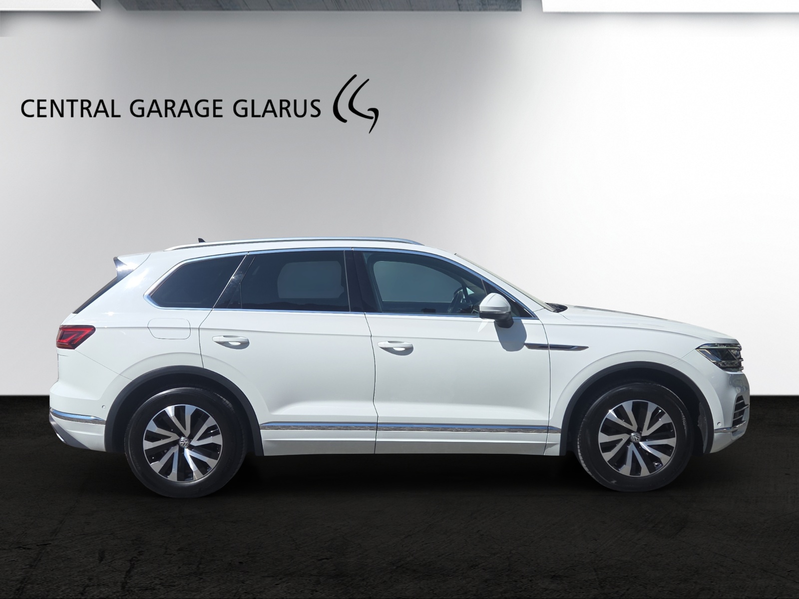 VW Touareg 3.0 TDI Atmosphere Tiptronic-image-4