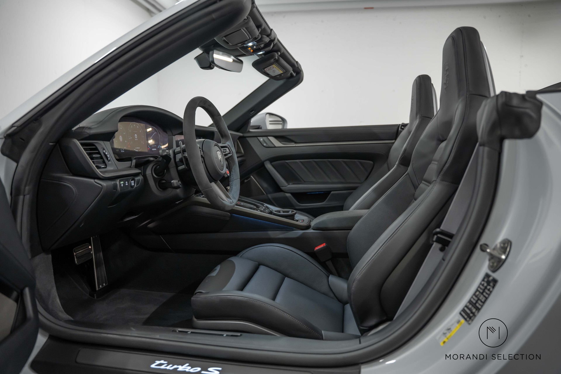 PORSCHE 911 Cabriolet 3.6 Turbo S PDK-image-12