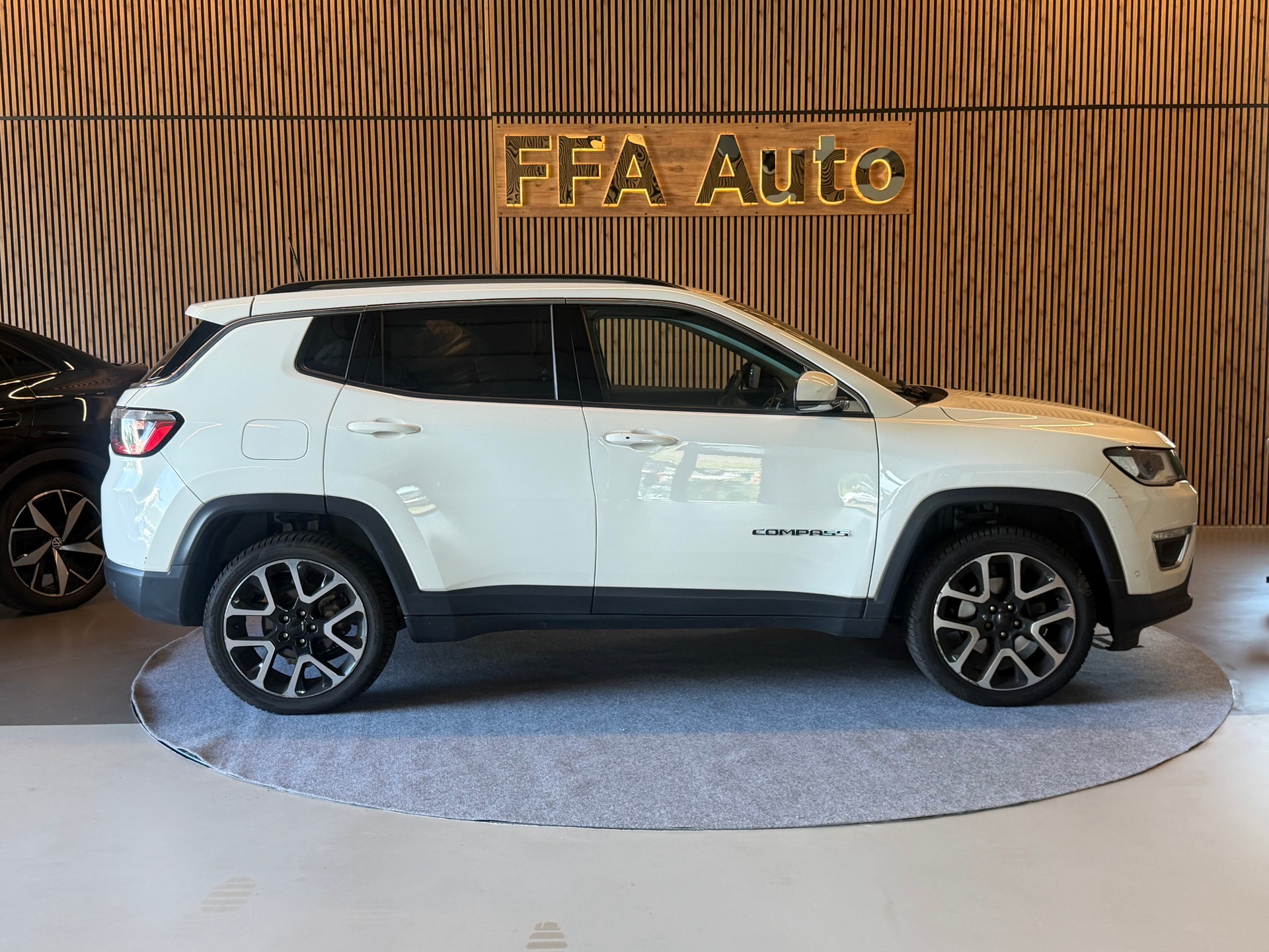 JEEP Compass 1.4 MultiAir Limited AWD-image-3