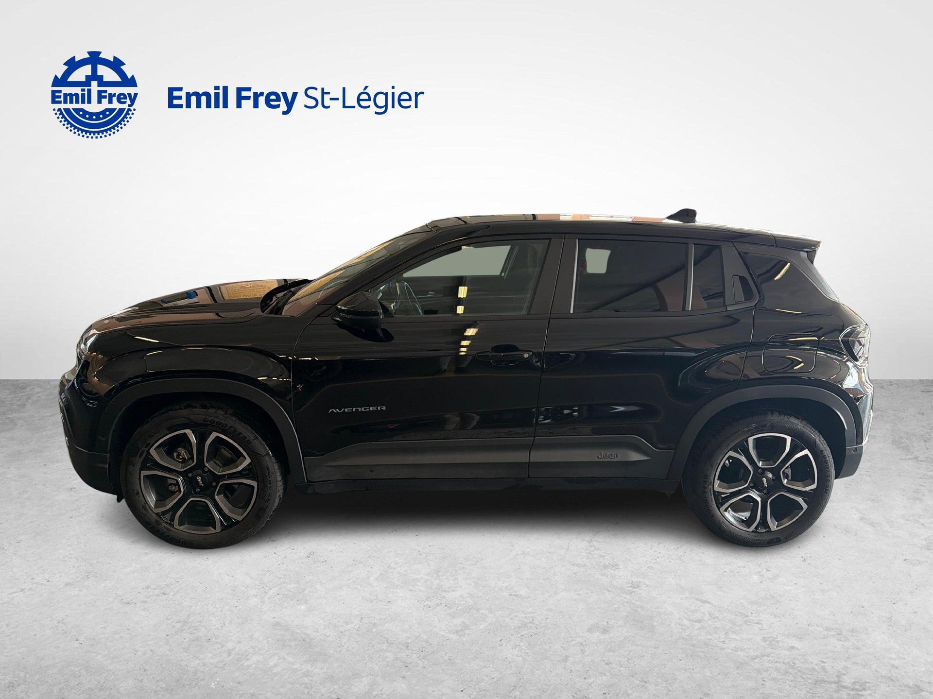 JEEP Avenger Summit-showroom-element-1