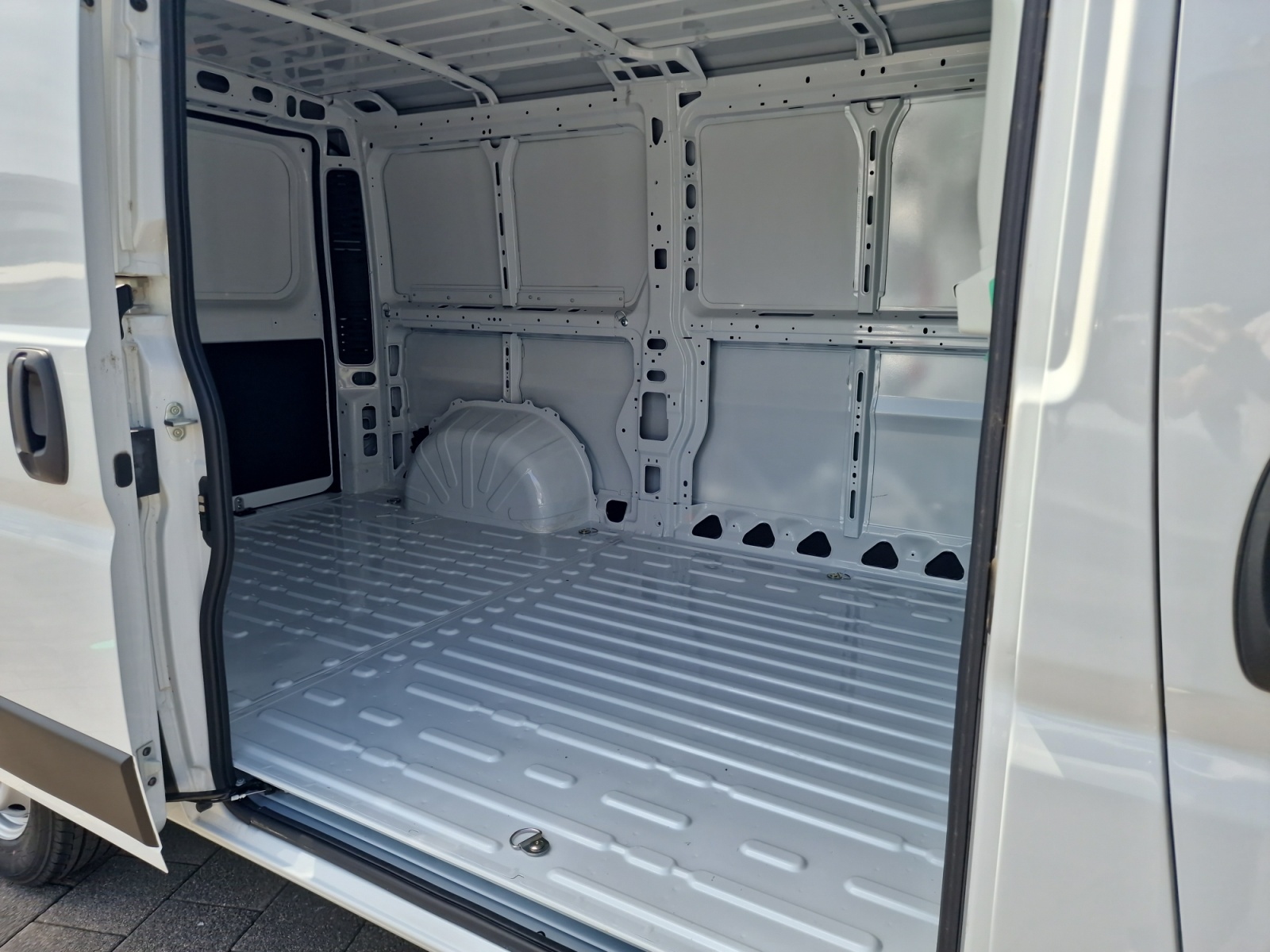 FIAT Ducato 30 L2H1 Easy Pro-image-12