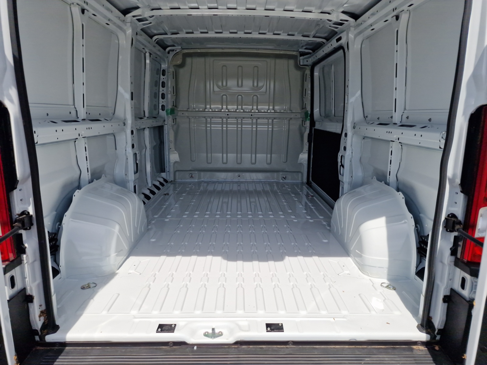 FIAT Ducato 30 L2H1 Easy Pro-image-11