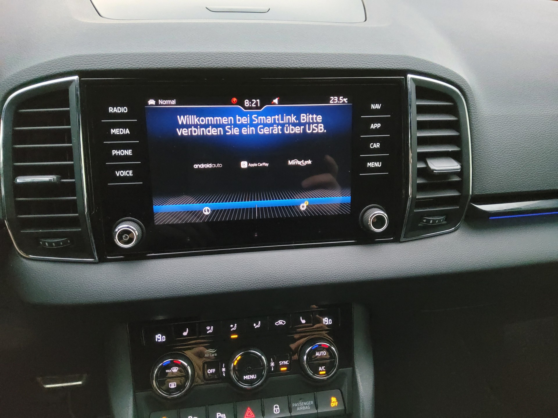 SKODA Karoq 2.0 TSI SportLine 4x4 DSG-image-15