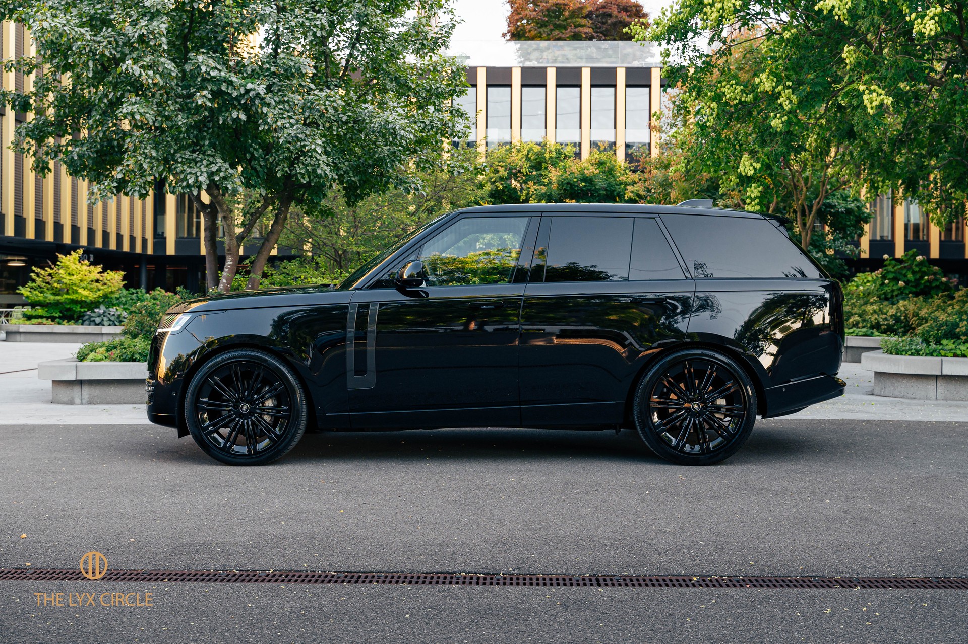 LAND ROVER Range Rover D300 3.0D I6 MHEV HSE Automatic-image-3