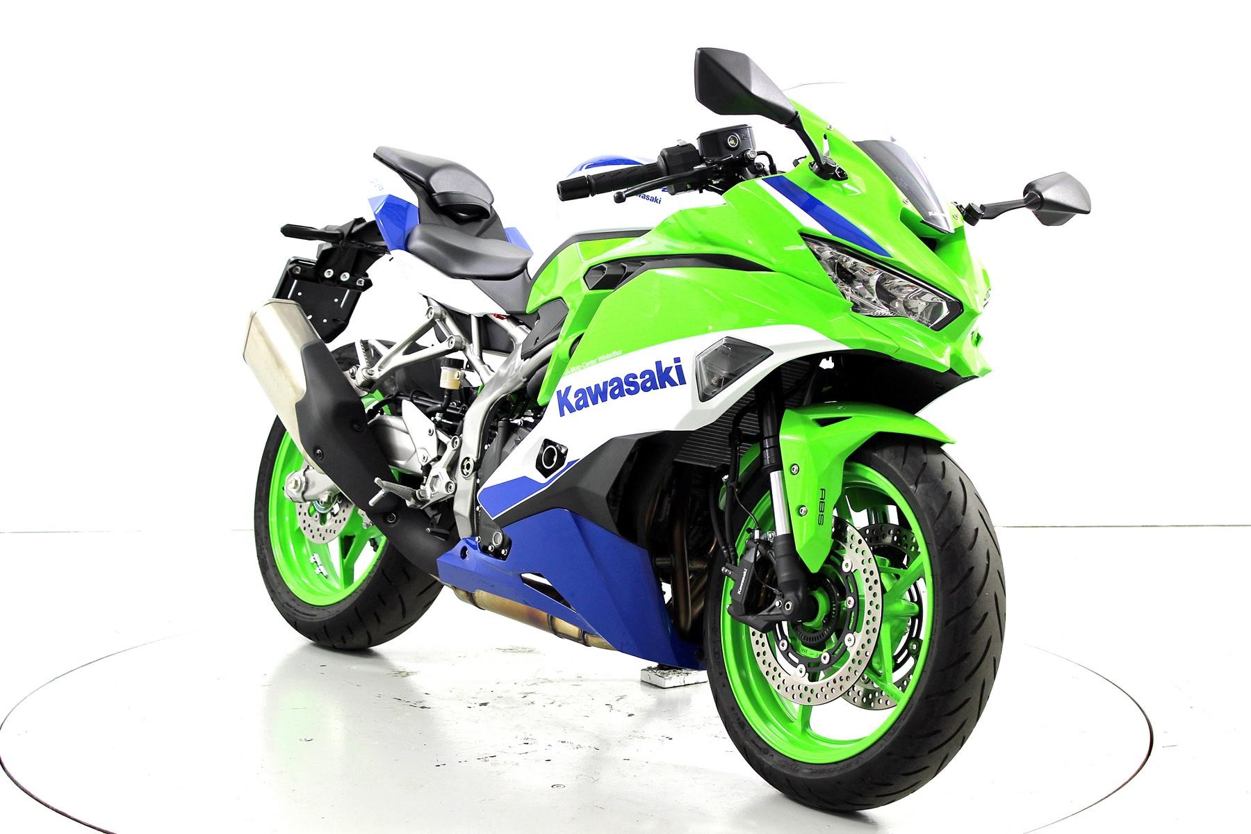 KAWASAKI ZX-4RR ABS-showroom-element-1