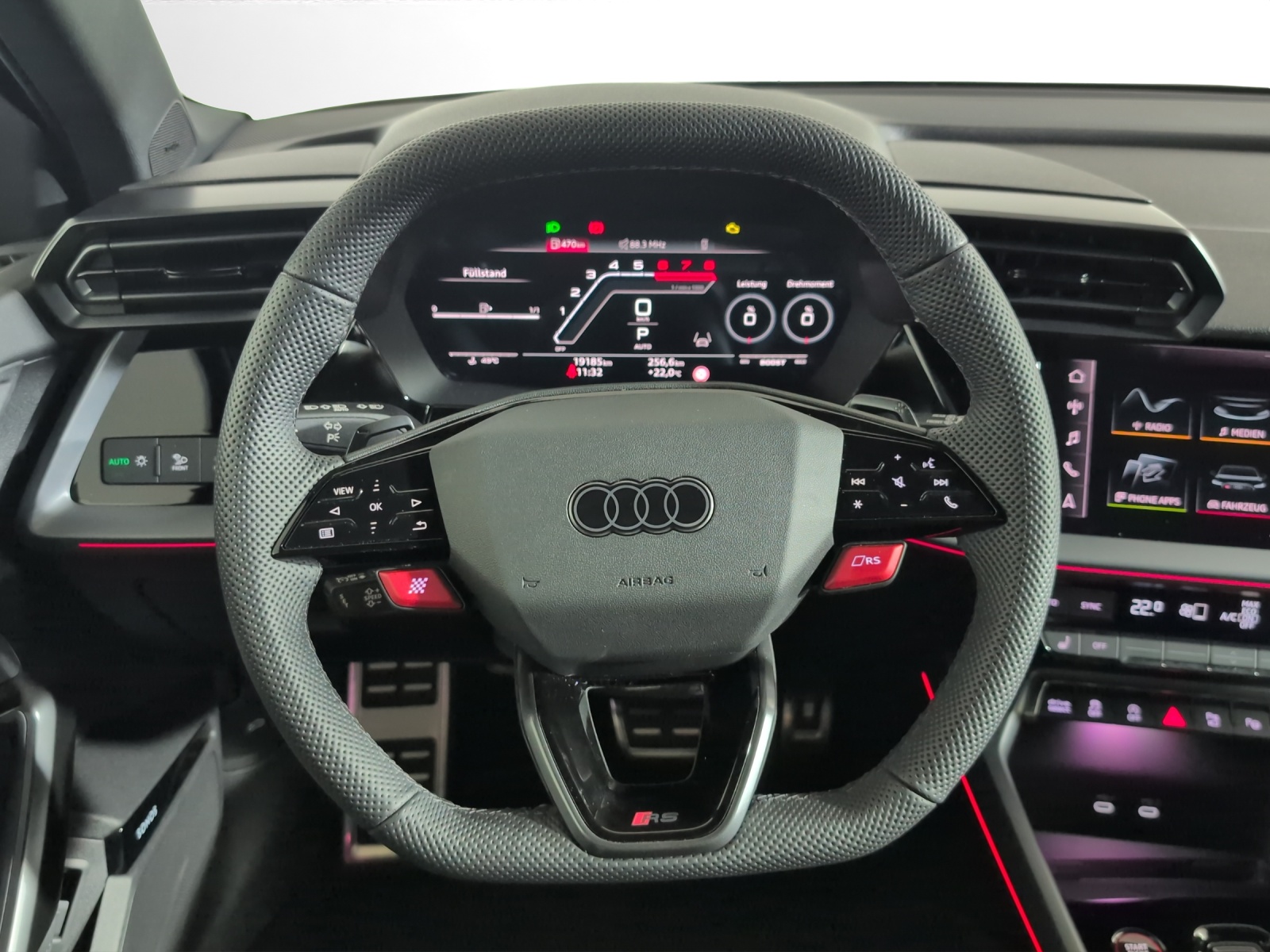 AUDI RS3 Sportback 2.5 TSI quattro S-tronic-image-11