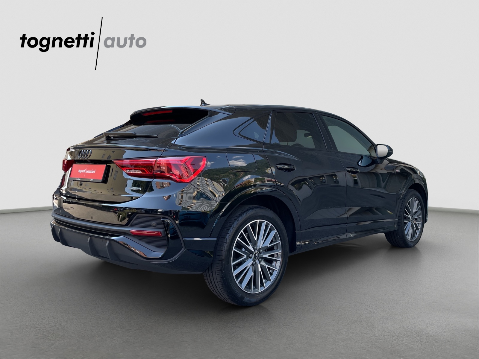 AUDI Q3 Sportback 40 TFSI S line quattro S-tronic-image-3