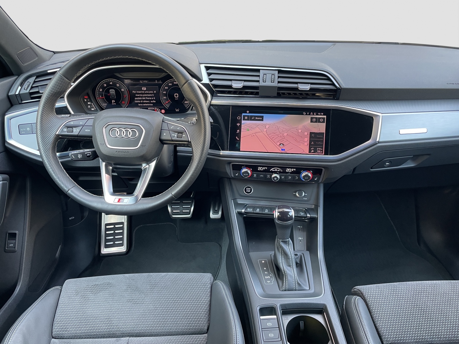 AUDI Q3 Sportback 40 TFSI S line quattro S-tronic-image-8