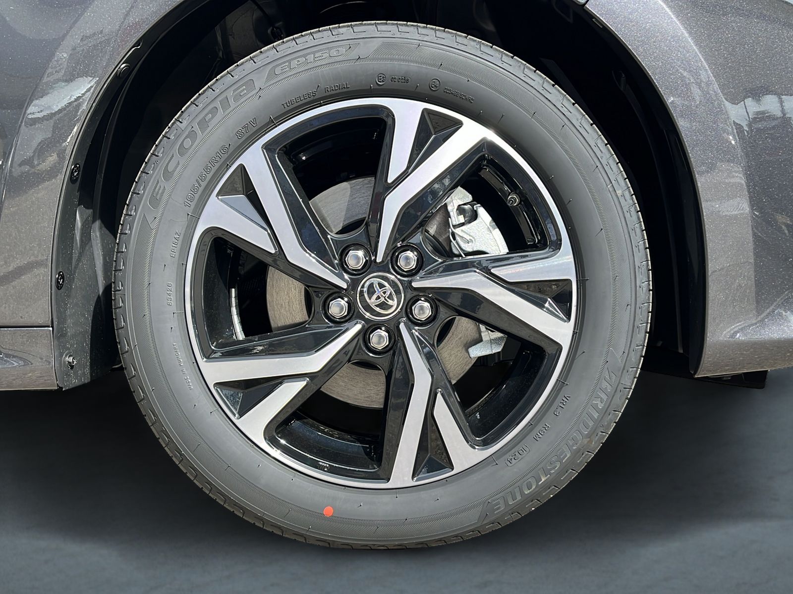 TOYOTA Yaris 1.5 Trend e-CVT (incl. pack services)-image-4