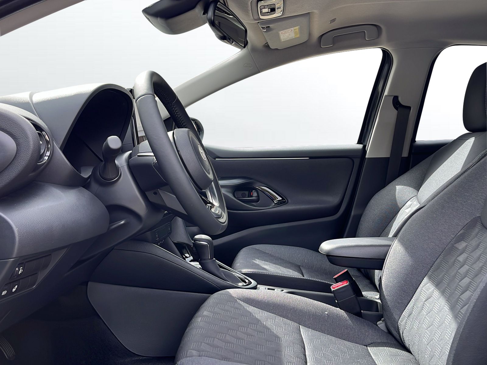 TOYOTA Yaris 1.5 Trend e-CVT (incl. pack services)-image-6