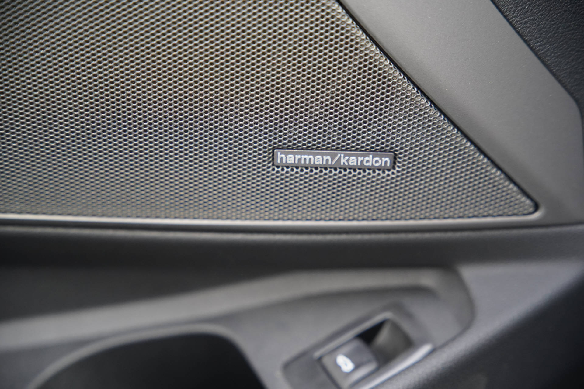 BMW M3 Touring xDrive Competition M-image-15