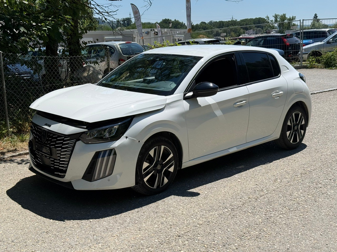 PEUGEOT 208 1.2 MHEV 110 Allure-image-0