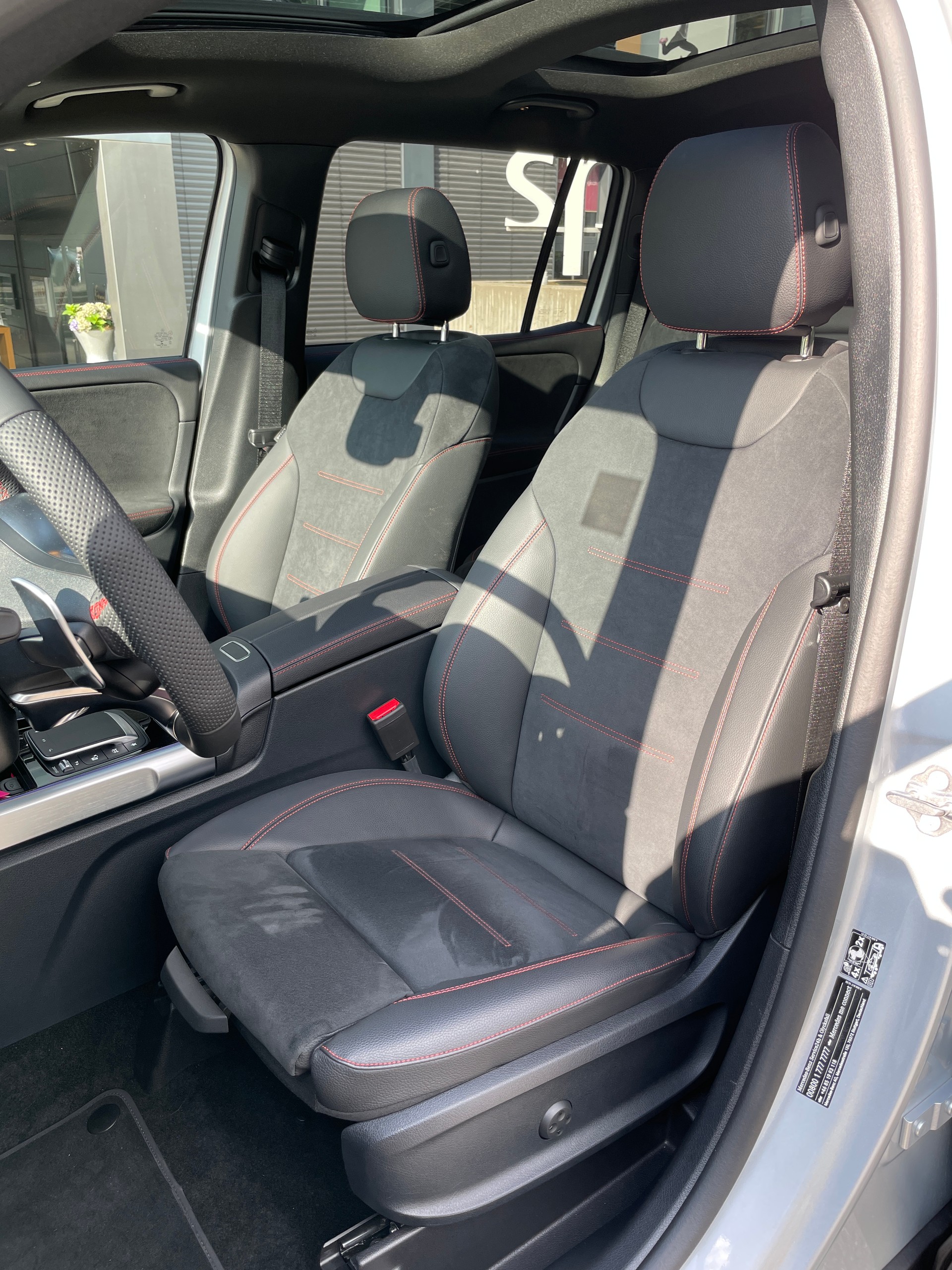 MERCEDES-BENZ GLB 35 AMG 4Matic 8G-Tronic-image-14