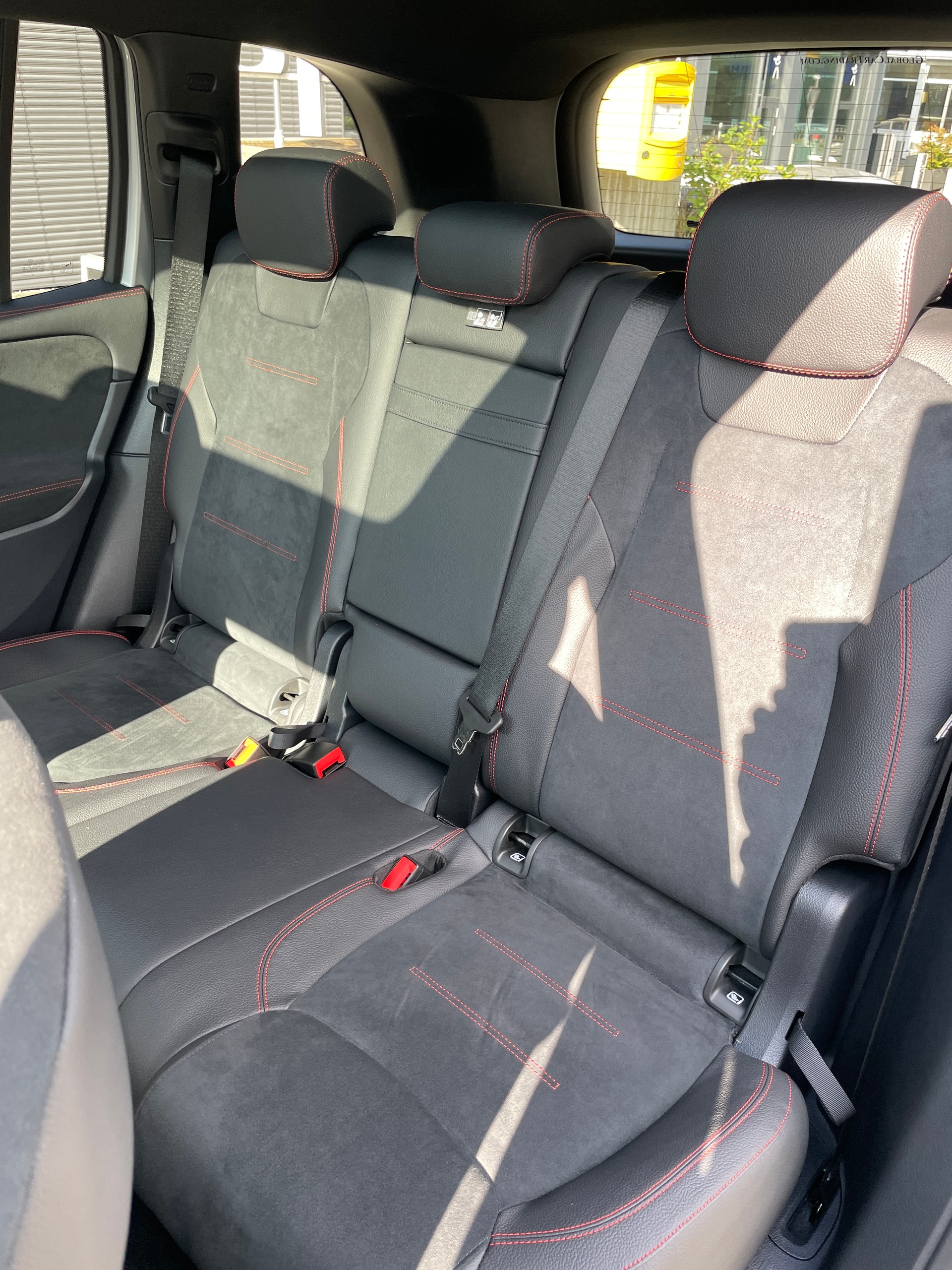 MERCEDES-BENZ GLB 35 AMG 4Matic 8G-Tronic-image-16